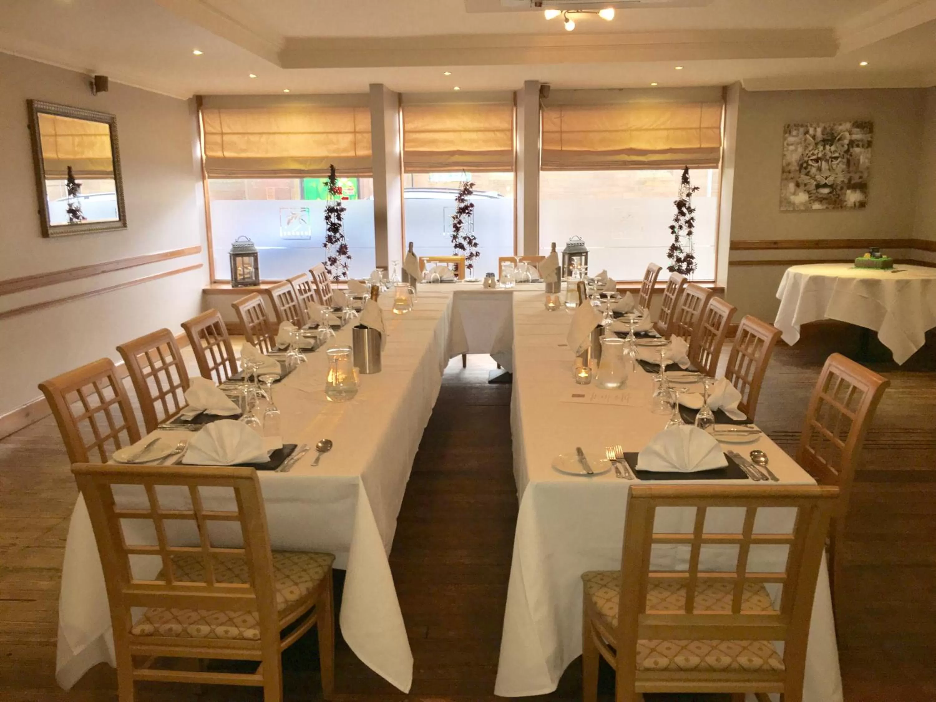 Restaurant/places to eat in The George Hotel