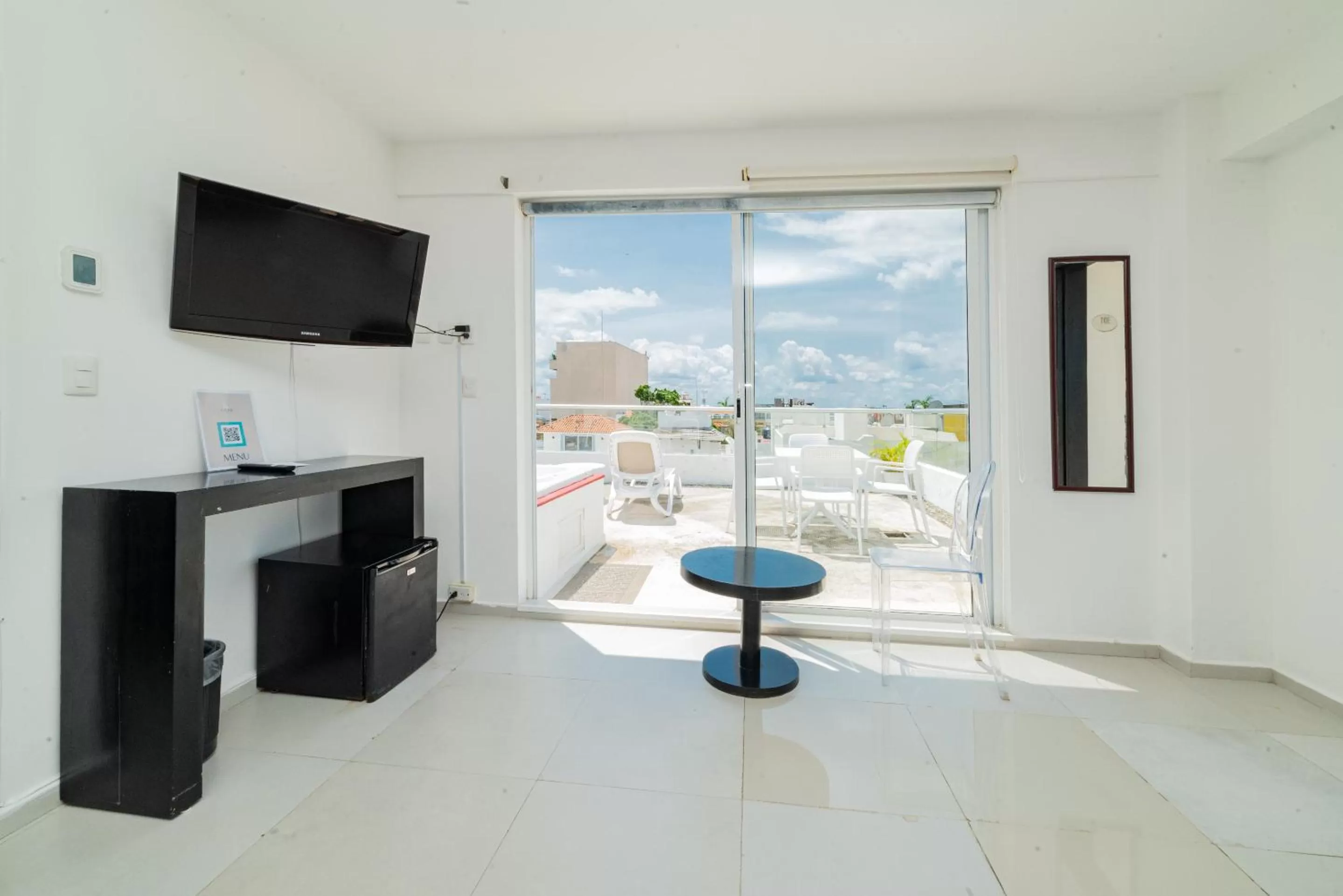 Patio in Hotel Cache