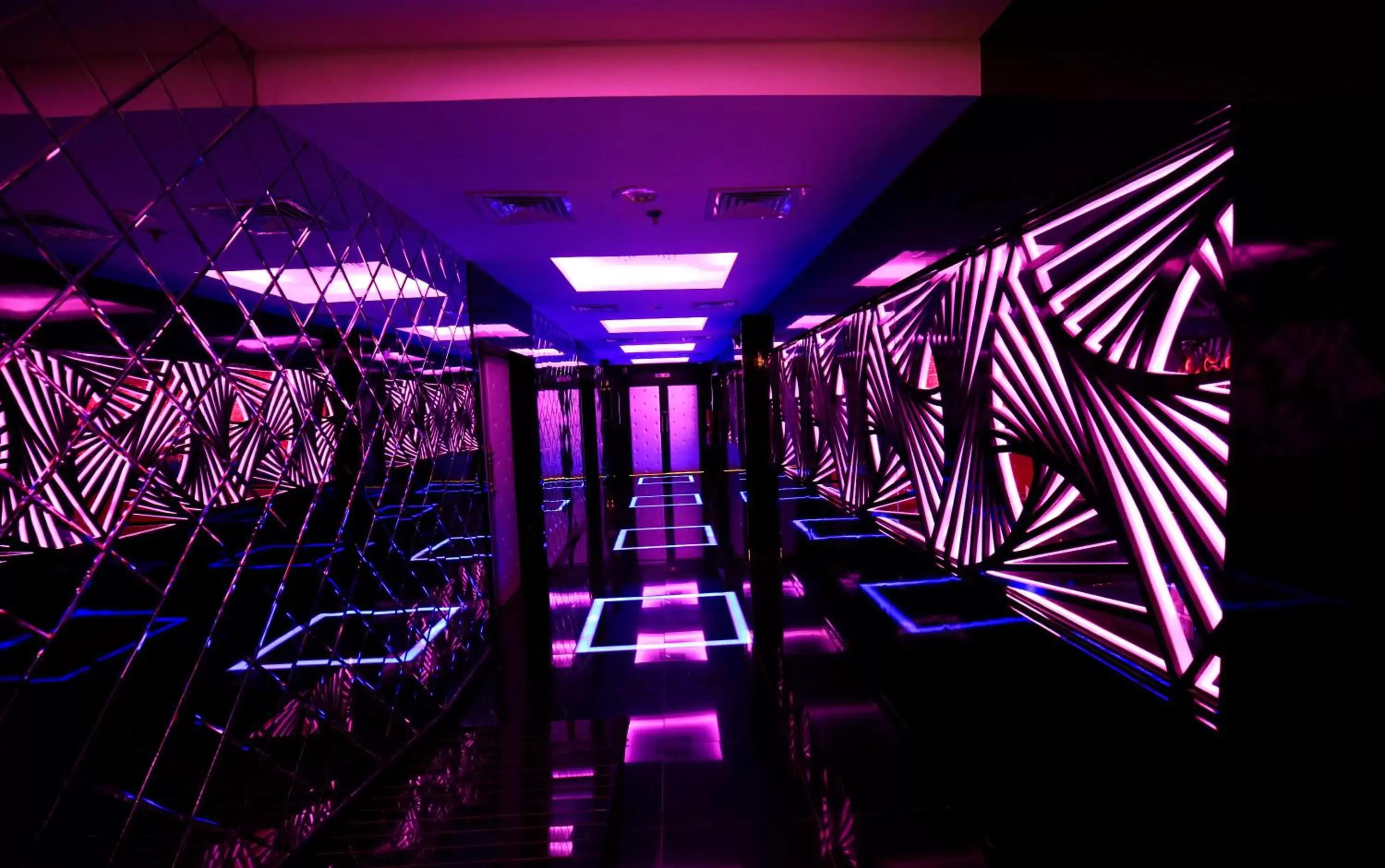 Lounge or bar in Rolla Suites Hotel -Former J5 Bur Dubai Hotel Lounge or bar in Rolla Suites Hotel -Former J5 Bur Dubai Hotel