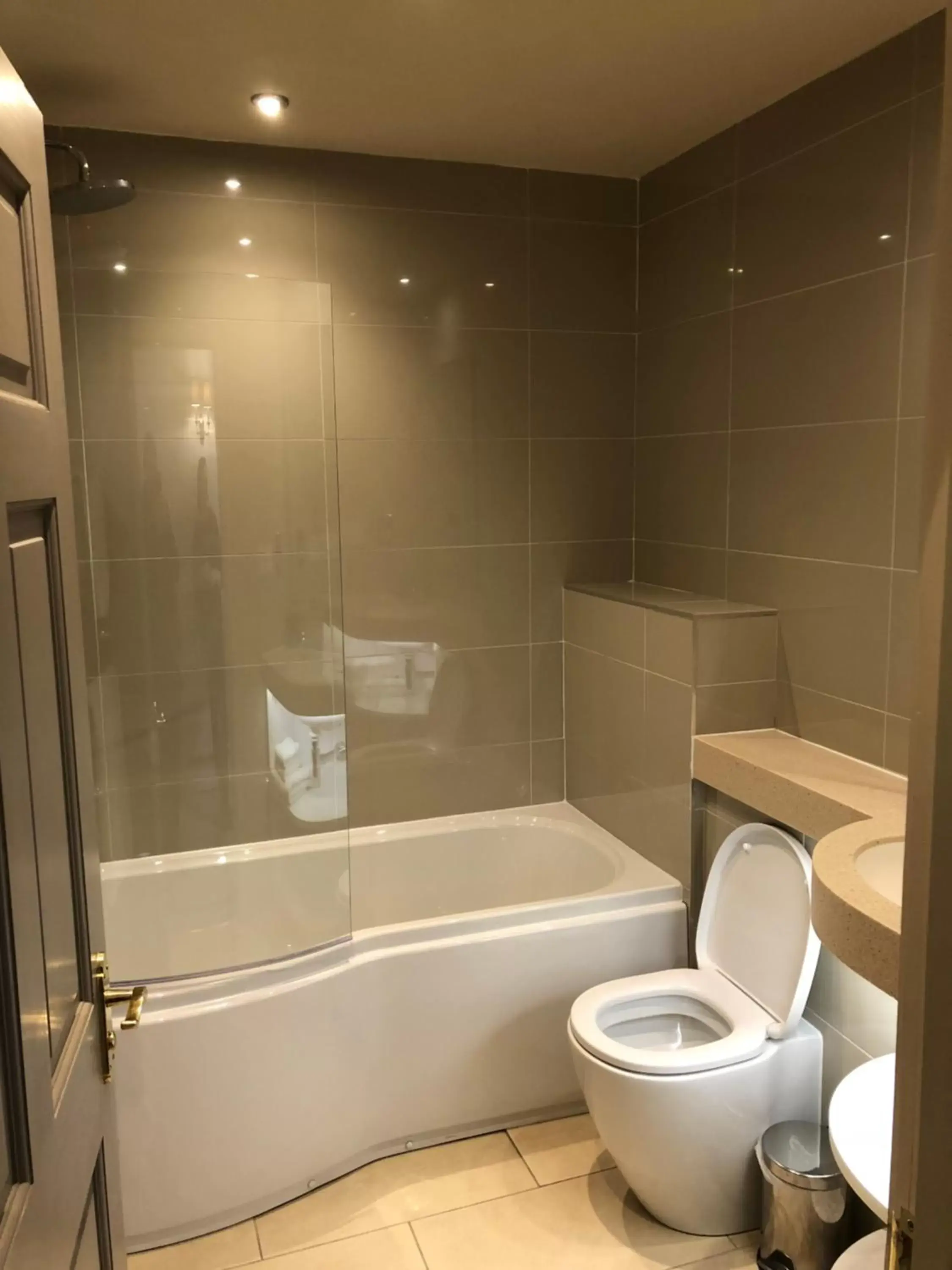 Shower, Bathroom in The Devonshire Grassington