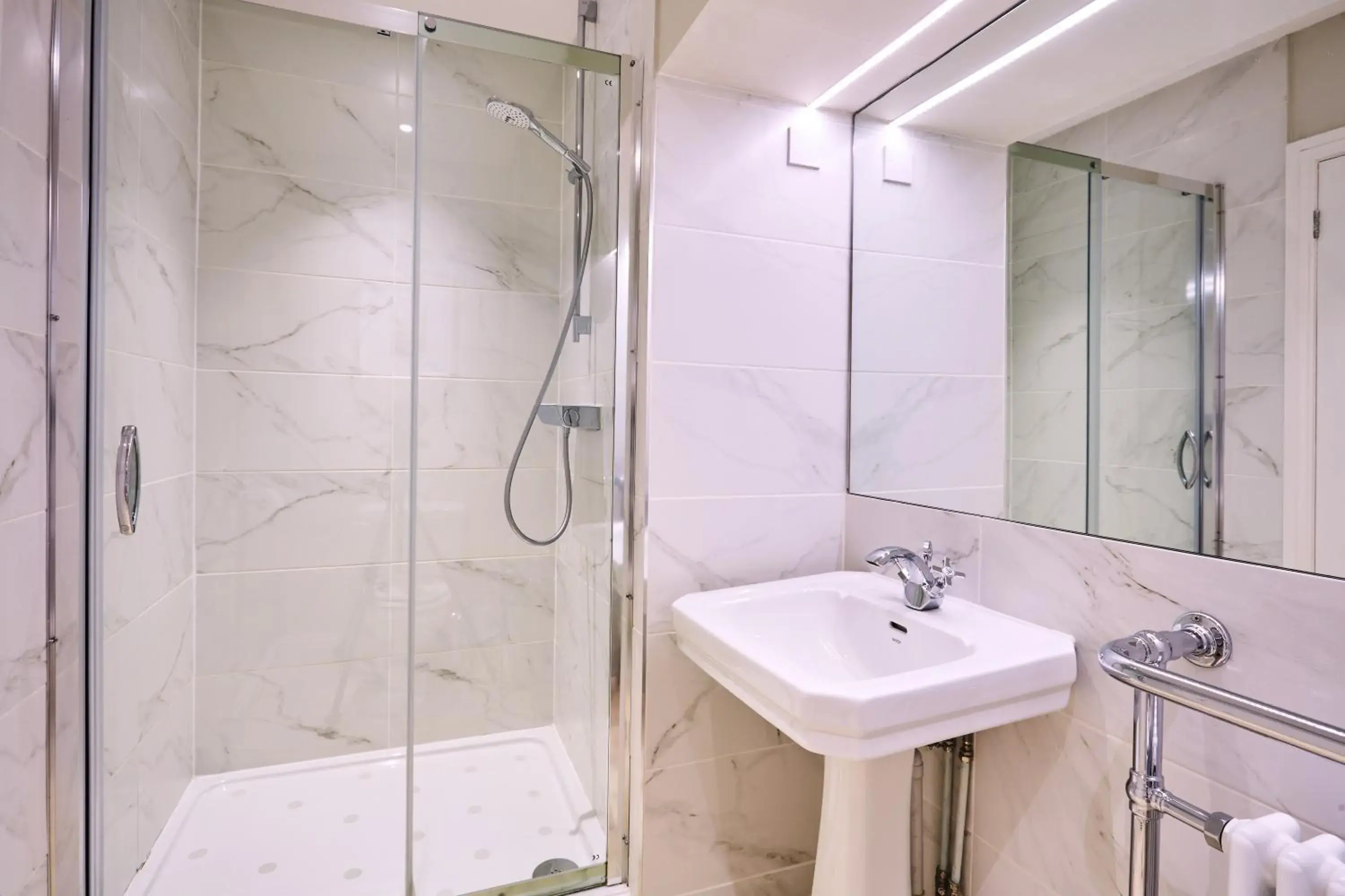 Bathroom in The Ormond At Tetbury