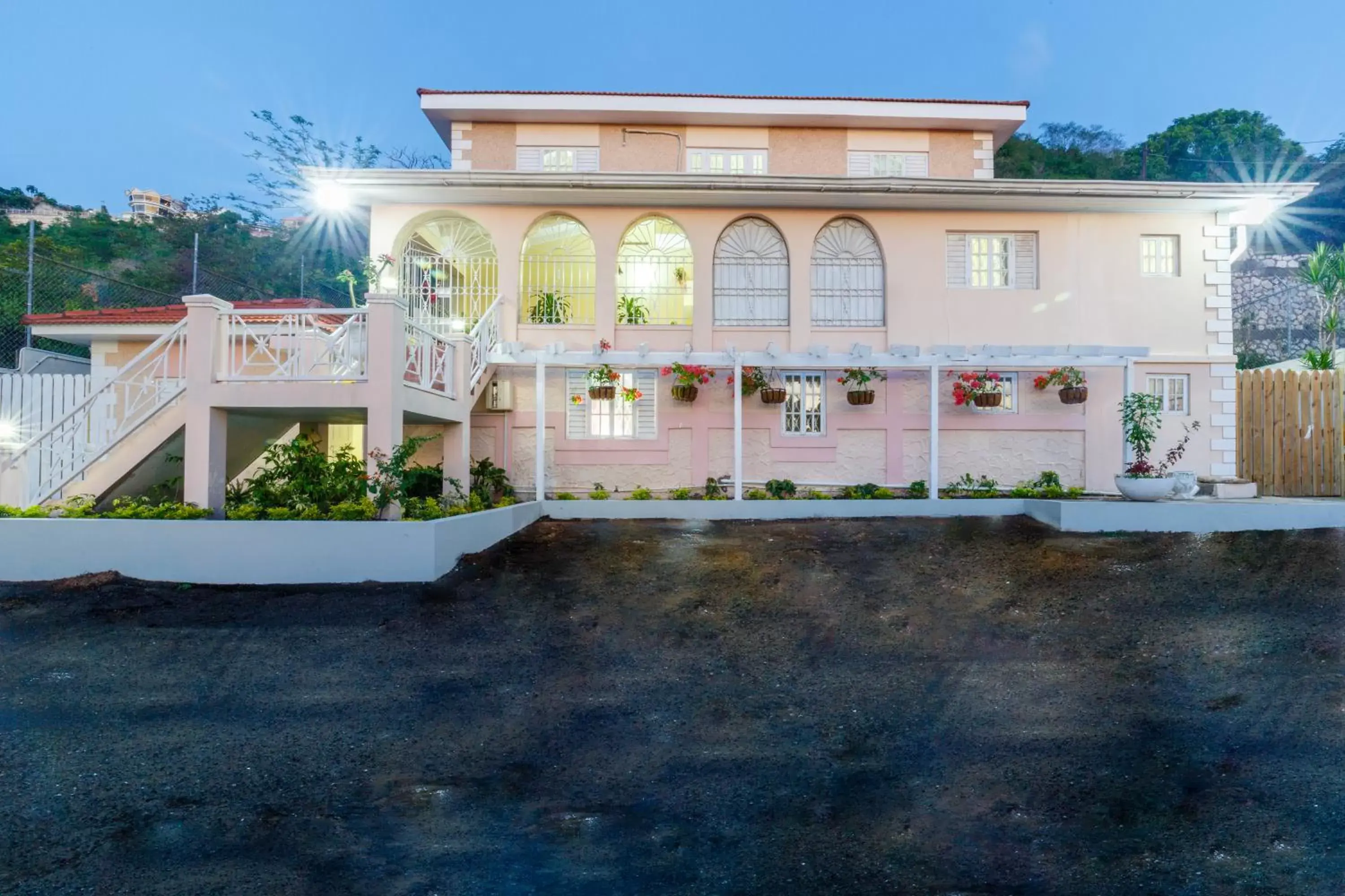 Facade/entrance in Jasmine Inn