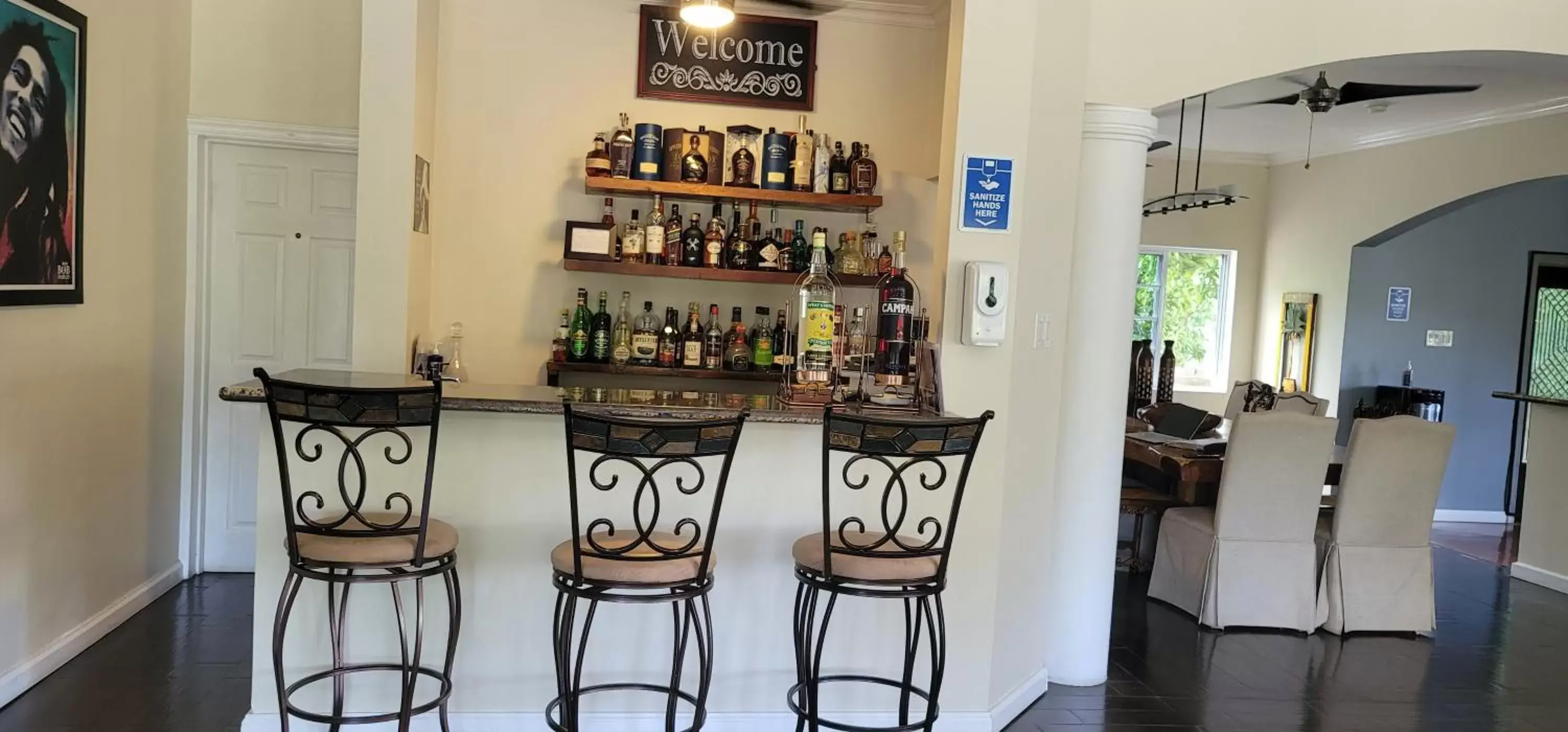 Lounge or bar in Blue Paloma Bed & Breakfast Lounge or bar in Blue Paloma Bed & Breakfast