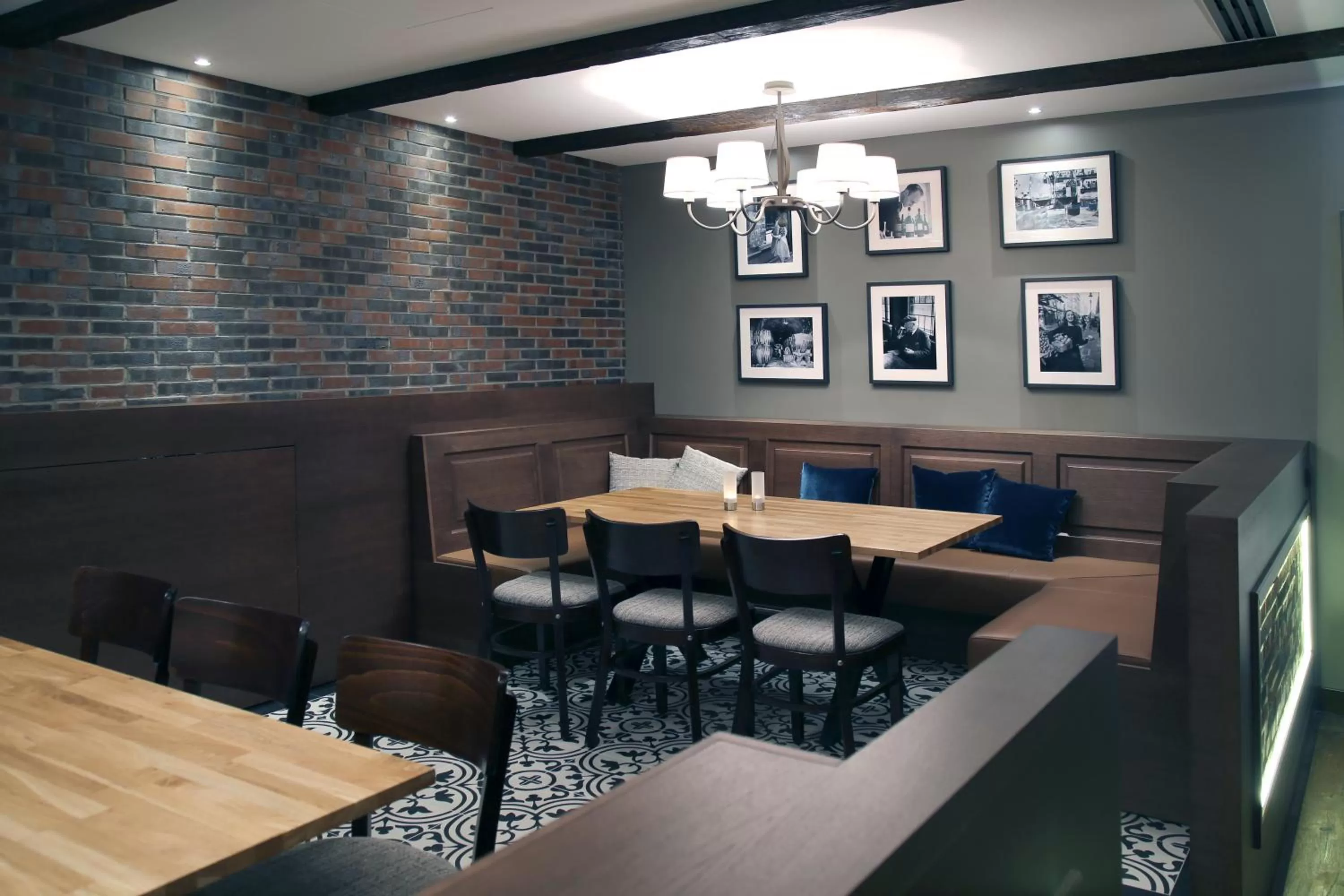 Restaurant/places to eat in Hotel Am Fischmarkt