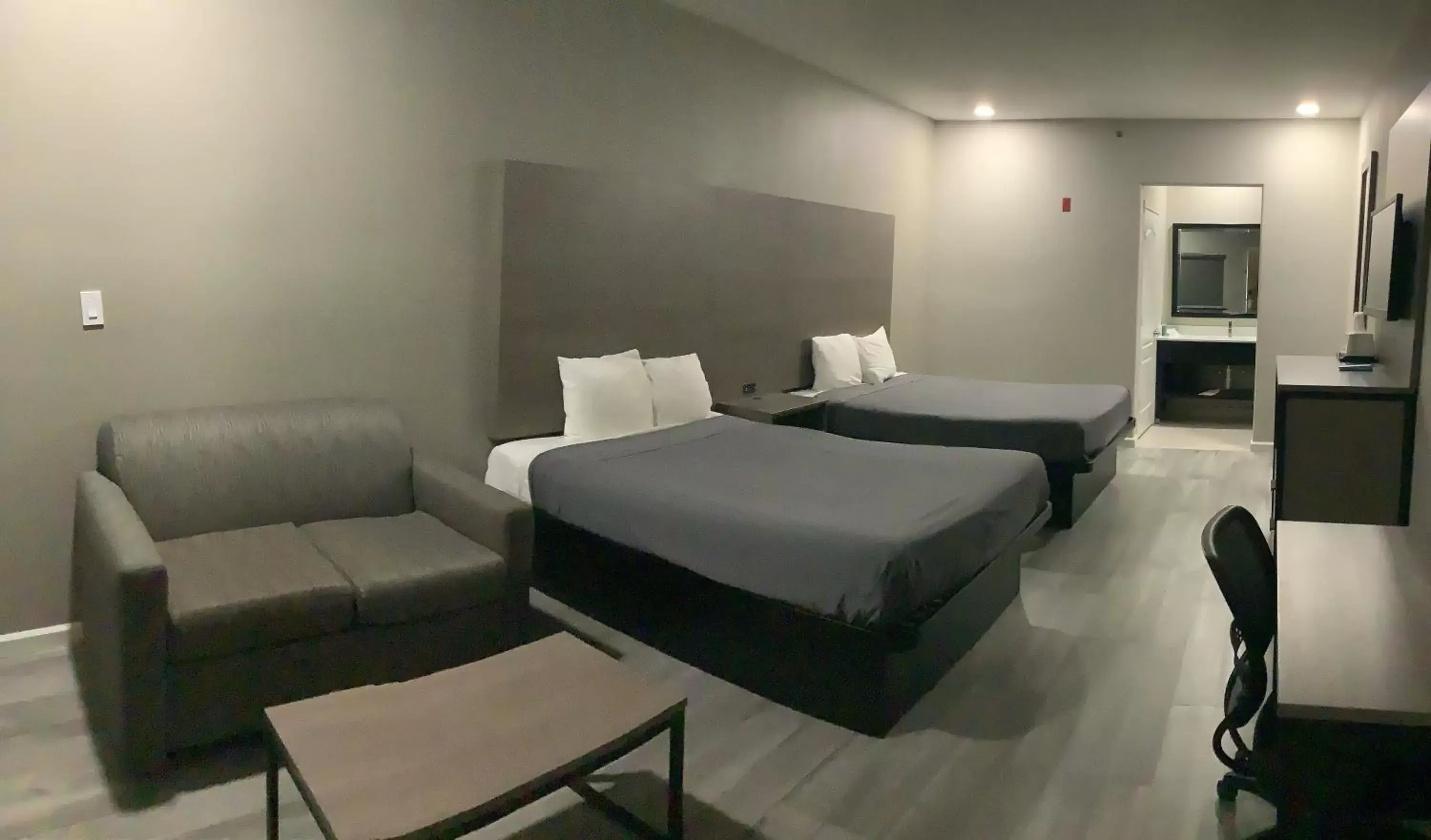 Bedroom, Bed in Americas Best Value Inn & Suites San Benito