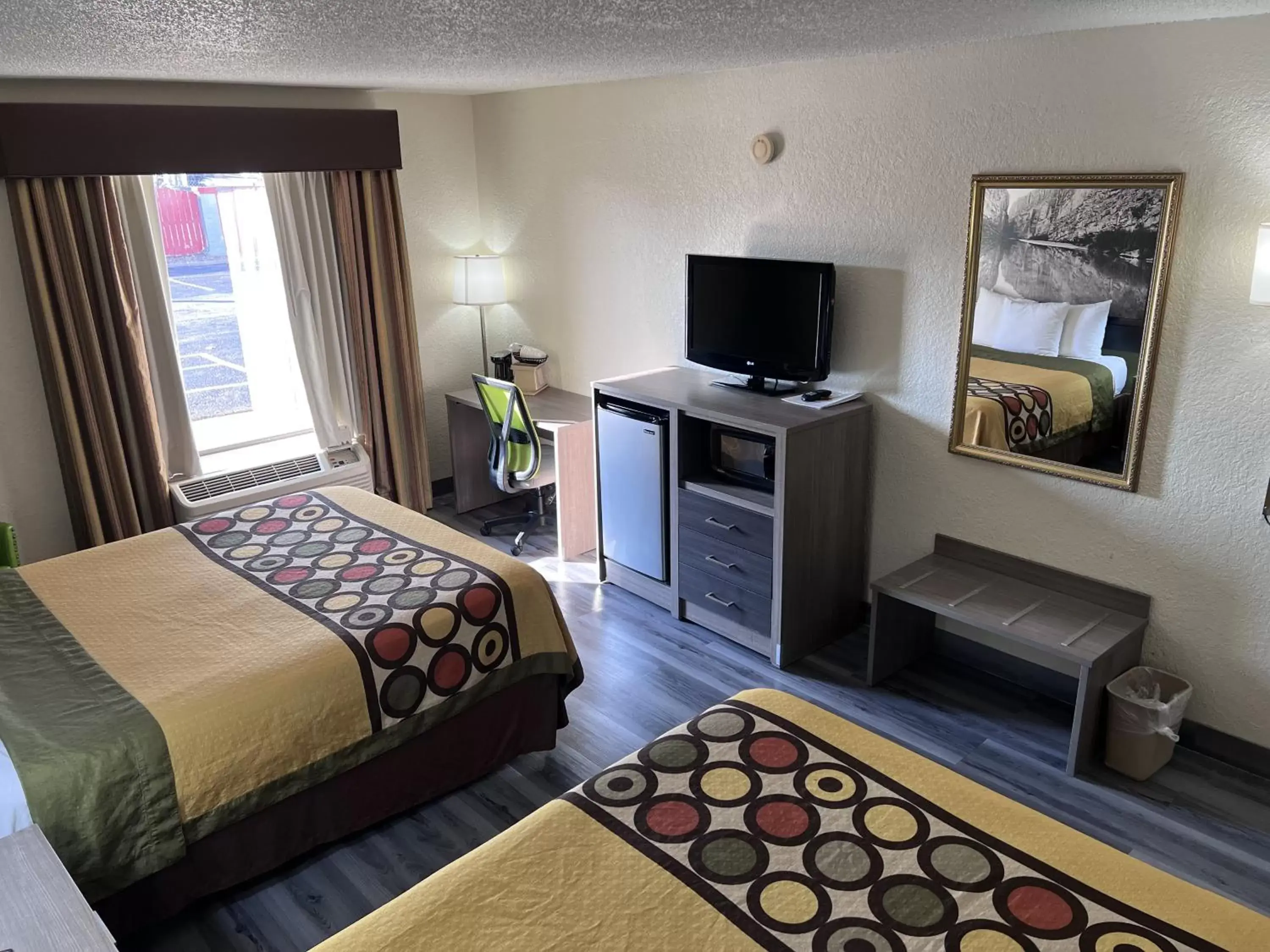 TV/Entertainment Center in Super 8 by Wyndham Ft Stockton