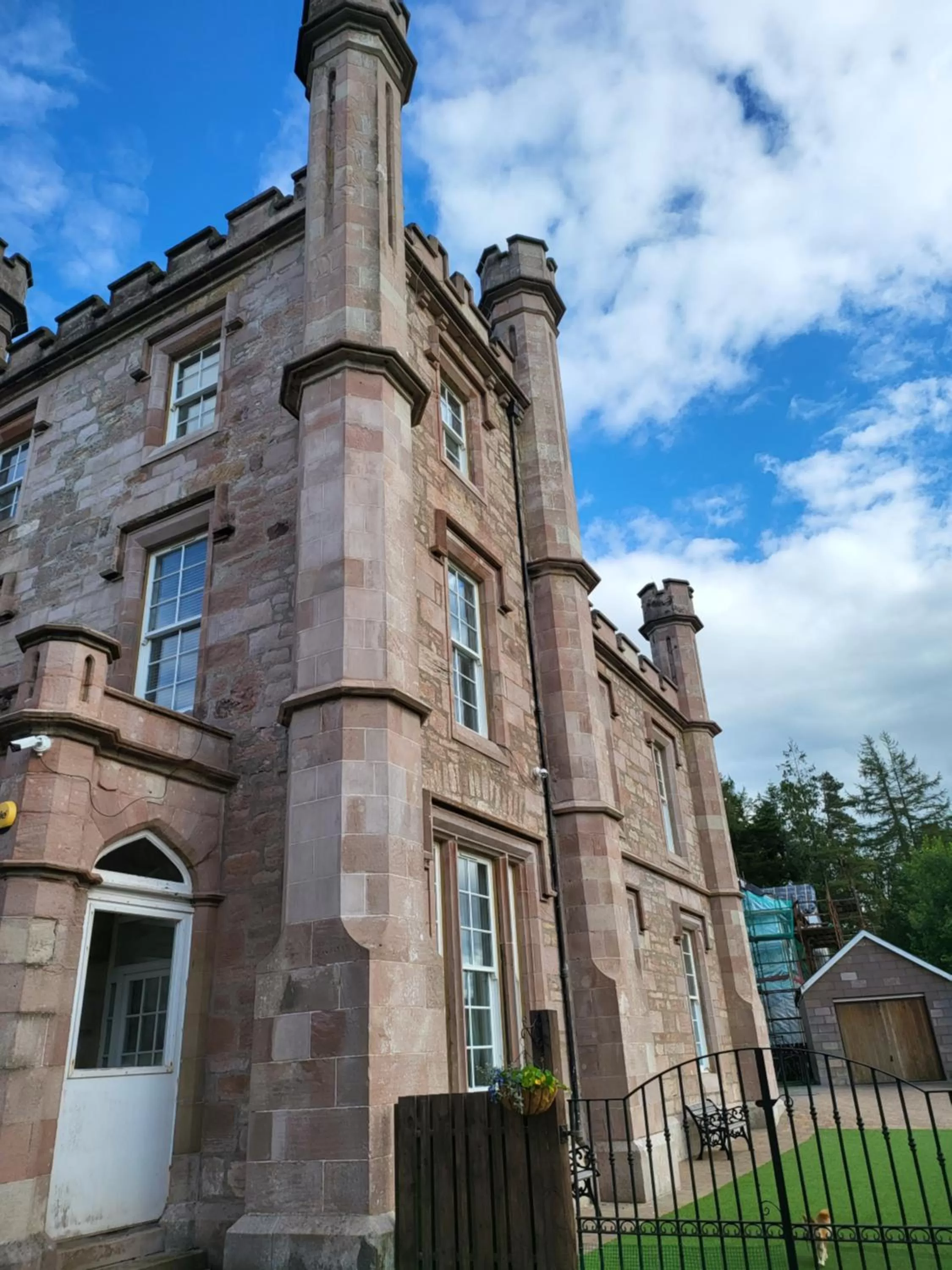 Property Building in Langhouse Castle Bed and Breakfast