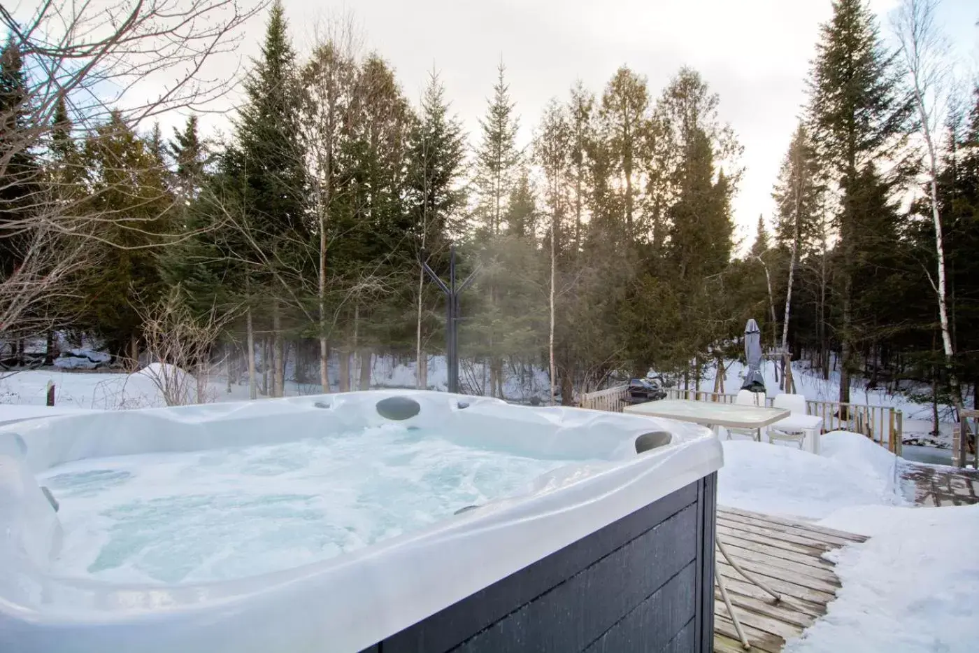 Winter in Camping Chalets Spas Pignons Rouges