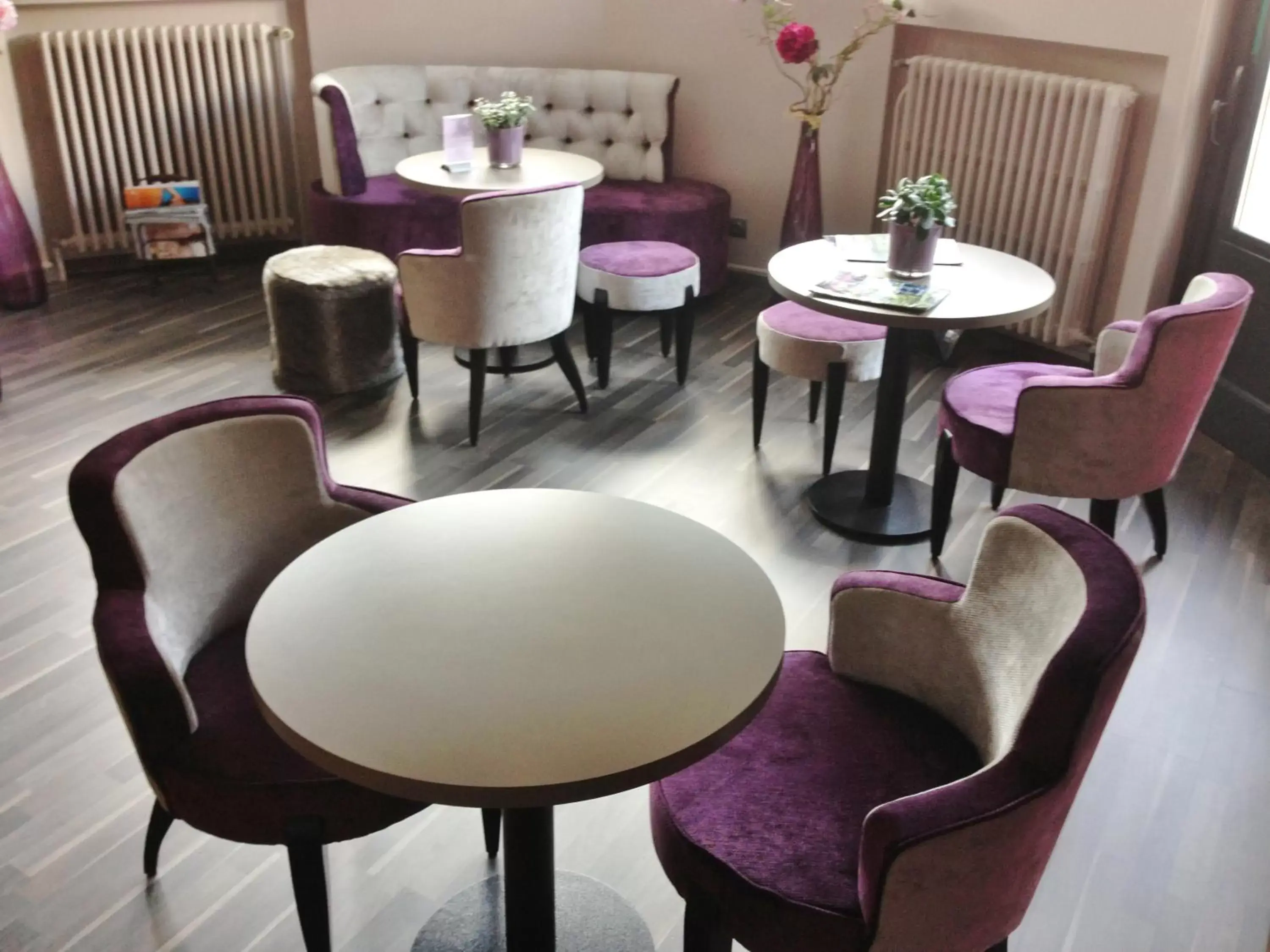Restaurant/places to eat, Lounge/Bar in Hôtel Beauregard, The Originals Relais (Inter-Hotel)