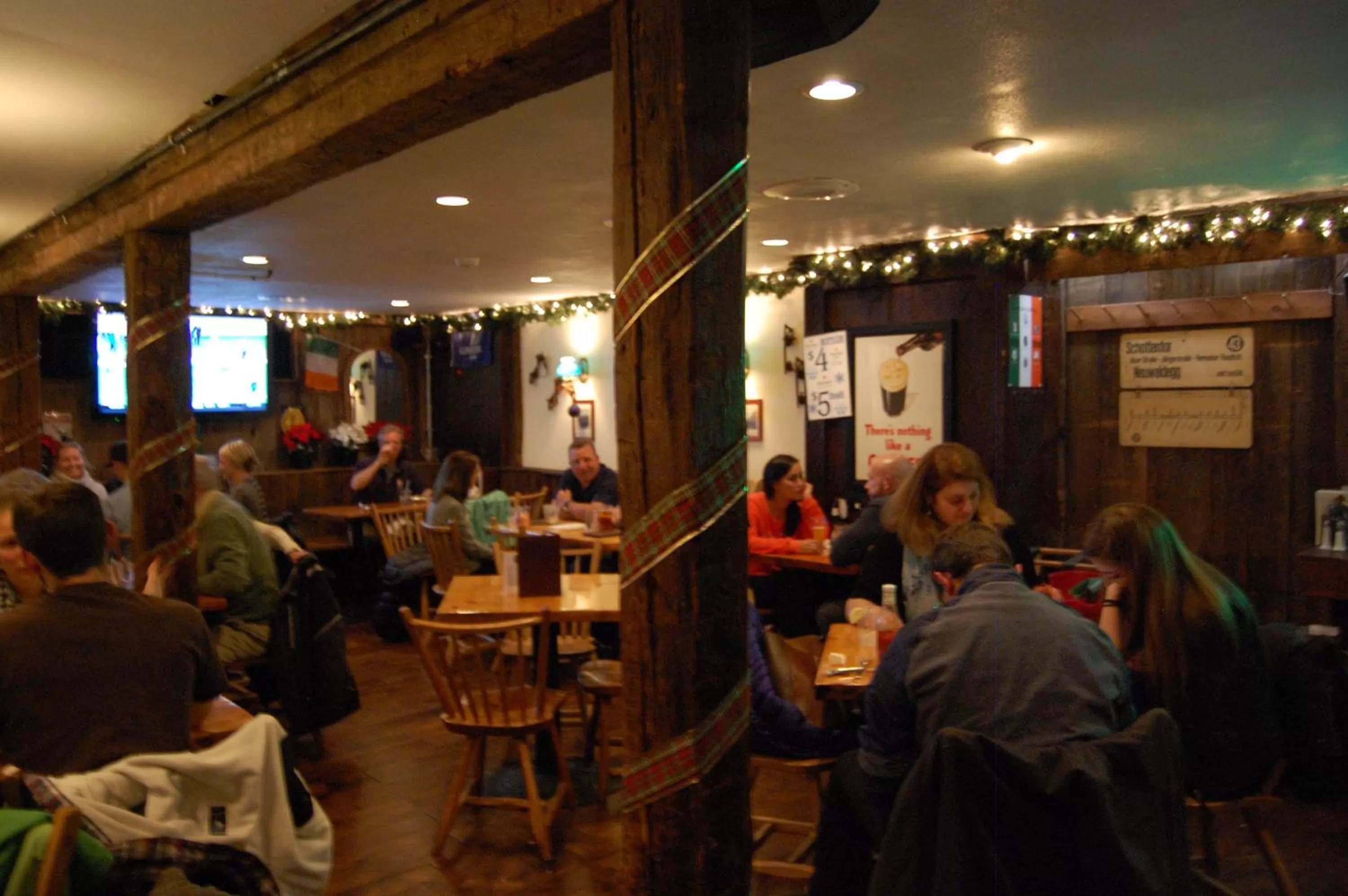 Restaurant/places to eat in Summit Lodge