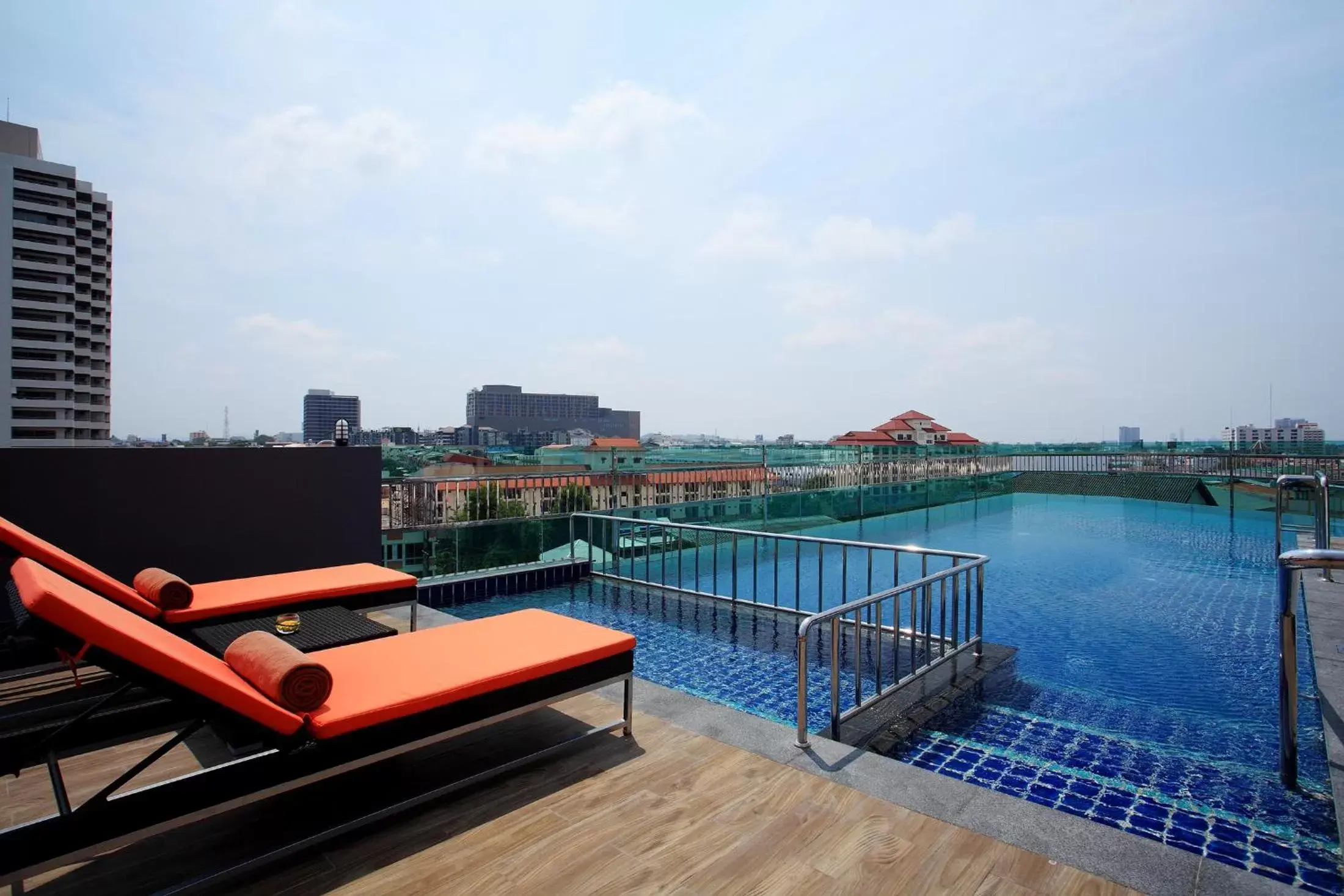 Swimming Pool in De Mandarin Nova Express Hotel