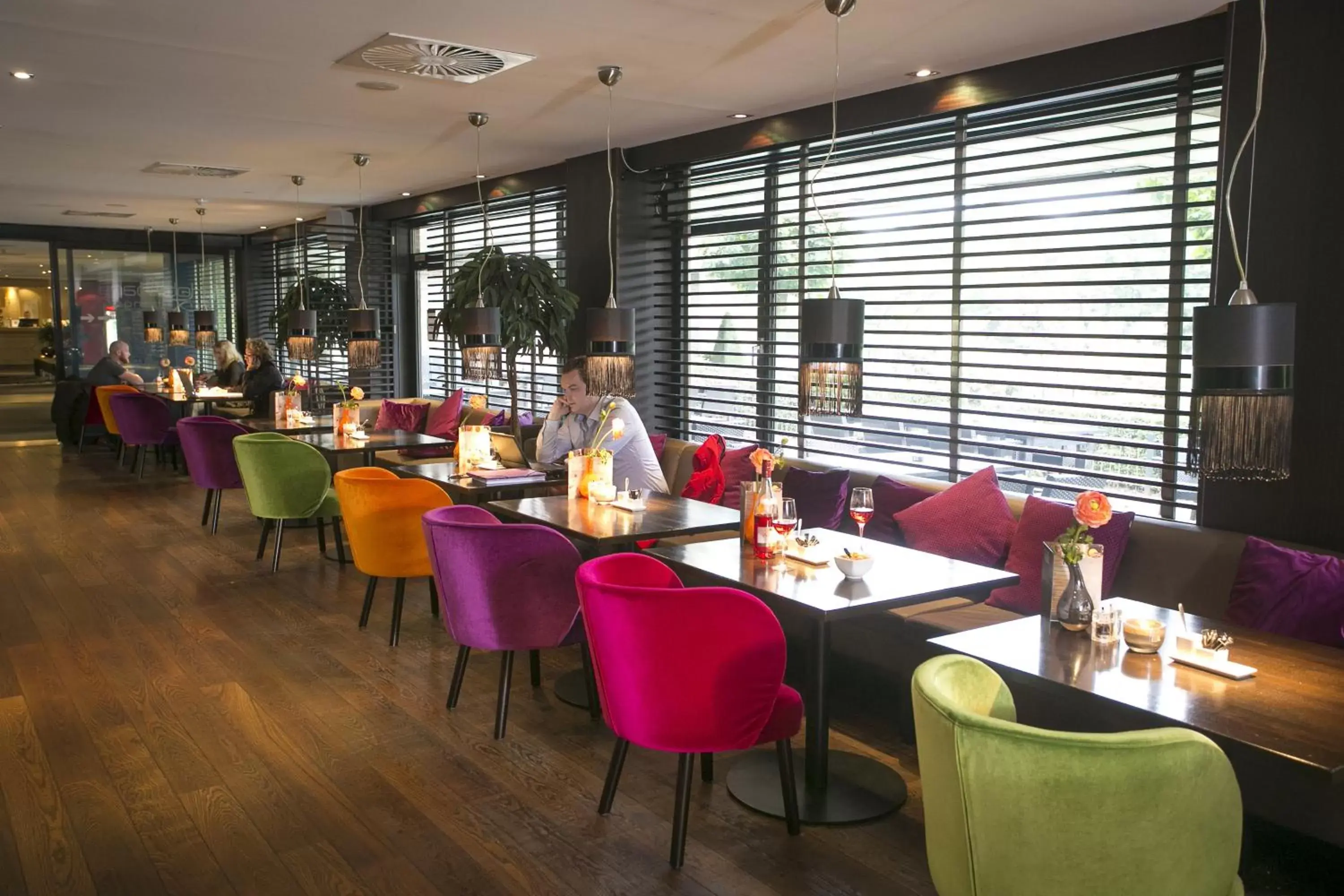 Lounge or bar, Restaurant/Places to Eat in Van der Valk Hotel Assen