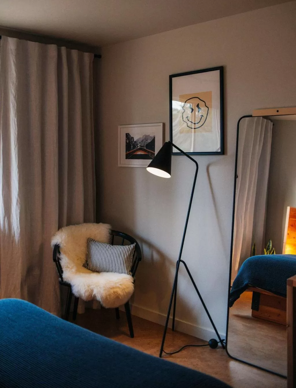 Seating area, Bed in Apres Whitefish