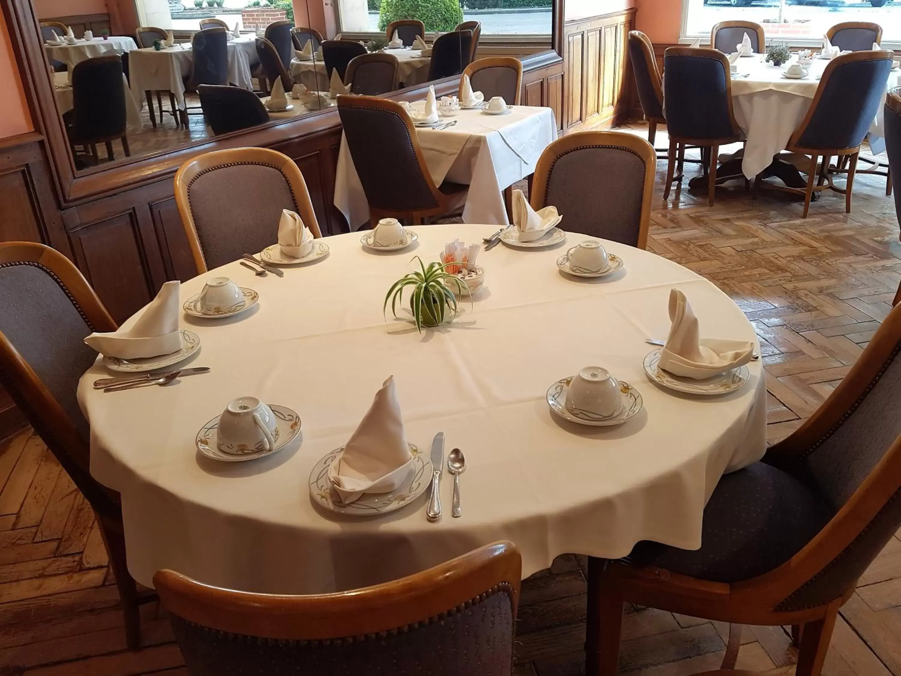 Buffet breakfast, Restaurant/Places to Eat in Logis Hôtel Le Rivage