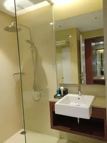 Bathroom in Clove Hotel Bandung