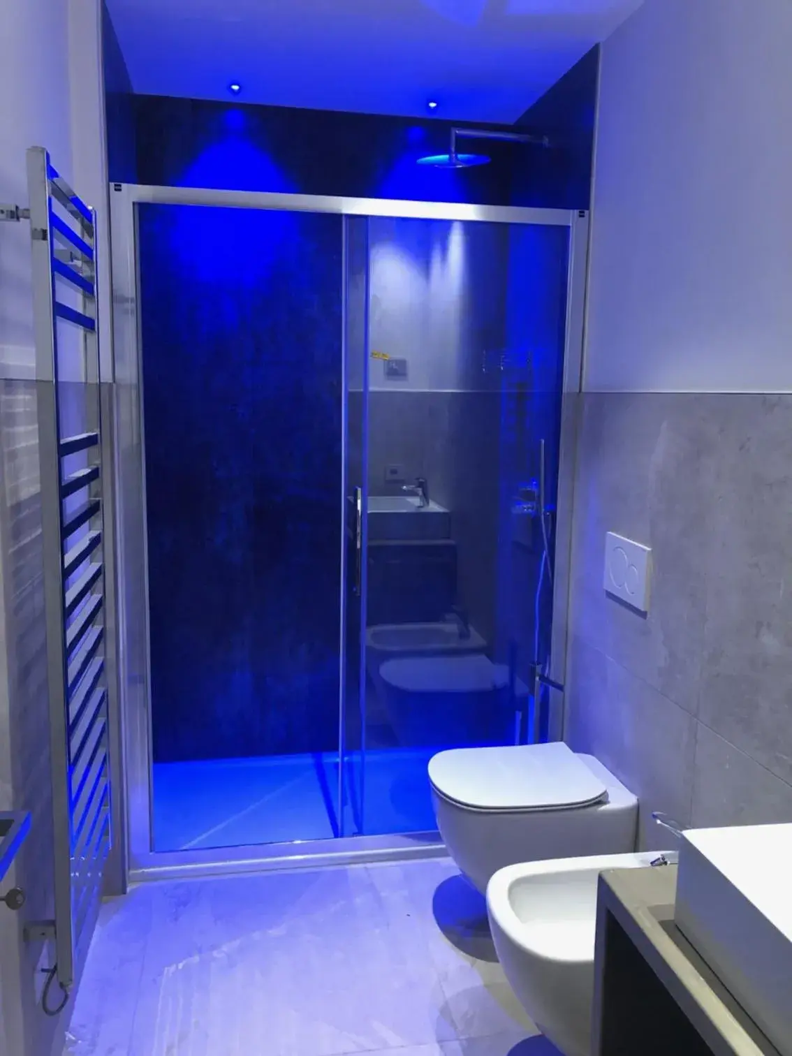 Shower, Bathroom in Lamasu RioVerde - Lago di Garda