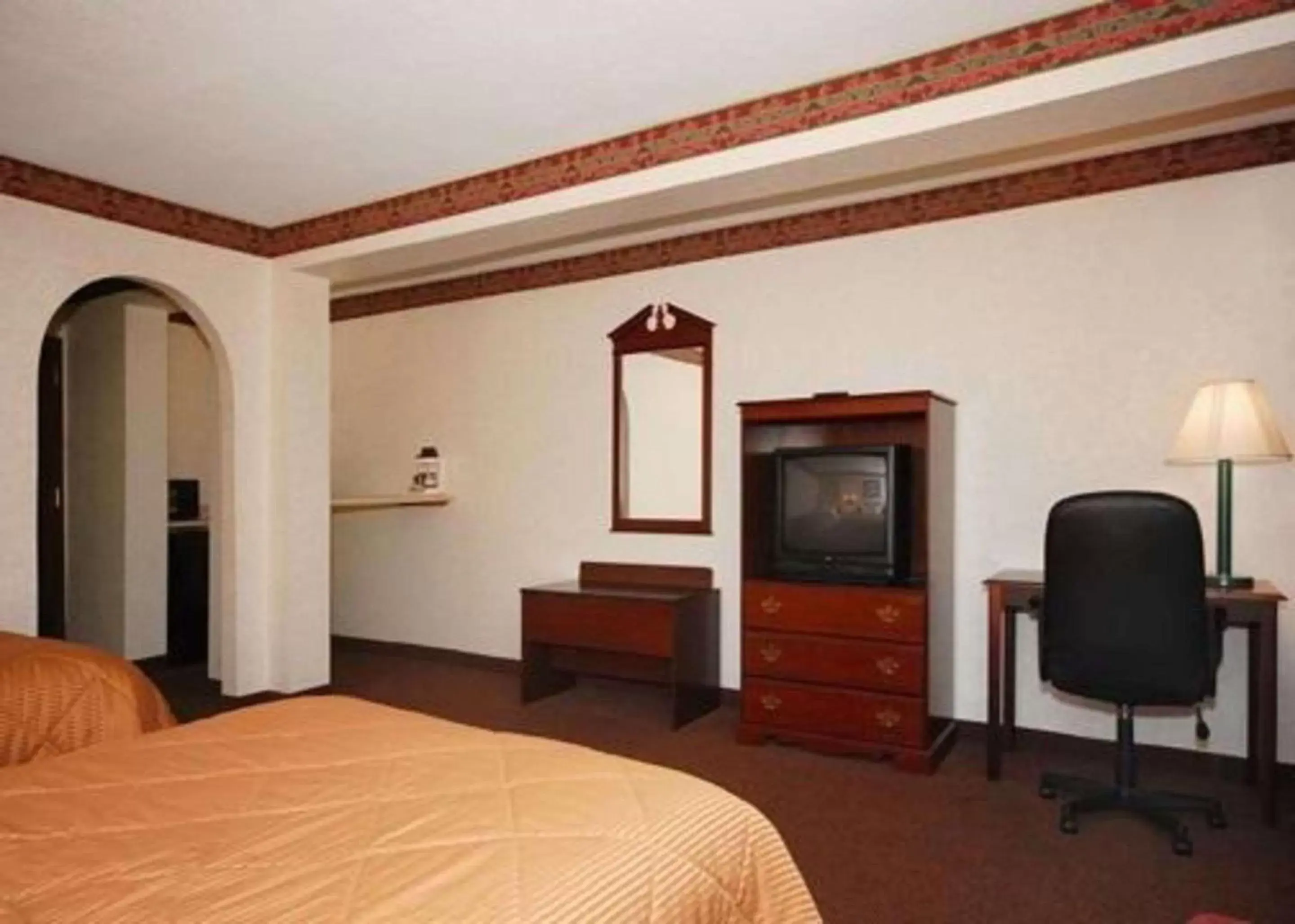 Photo of the whole room, Bed in Quality Inn & Suites Tarboro - Kingsboro