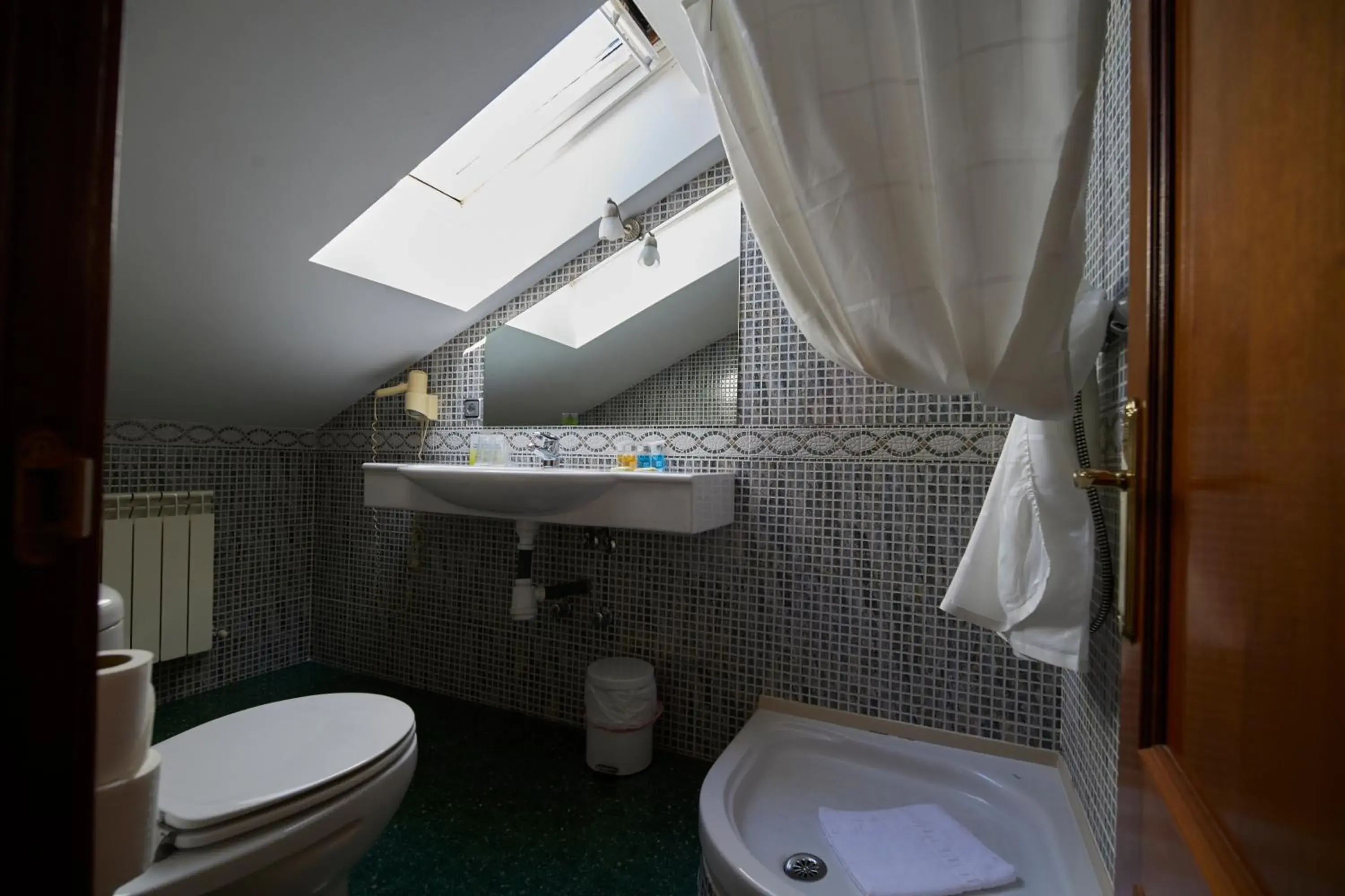 Bathroom in Hotel Villalegre