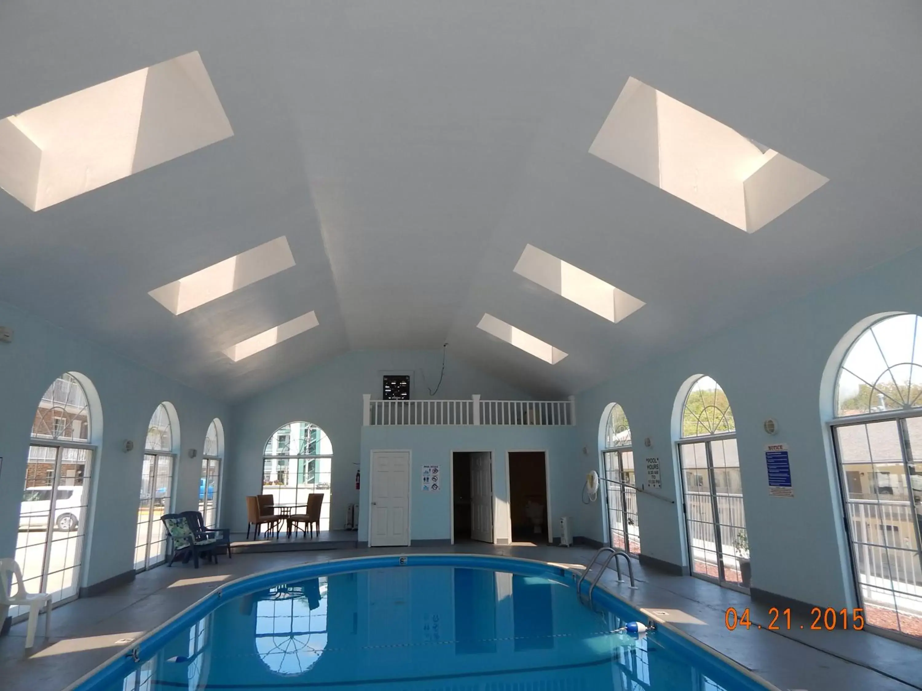 Swimming Pool in Carriage House Inn