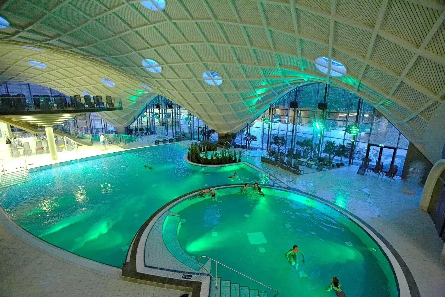 Hot Spring Bath, Swimming Pool in Hotel an der Therme