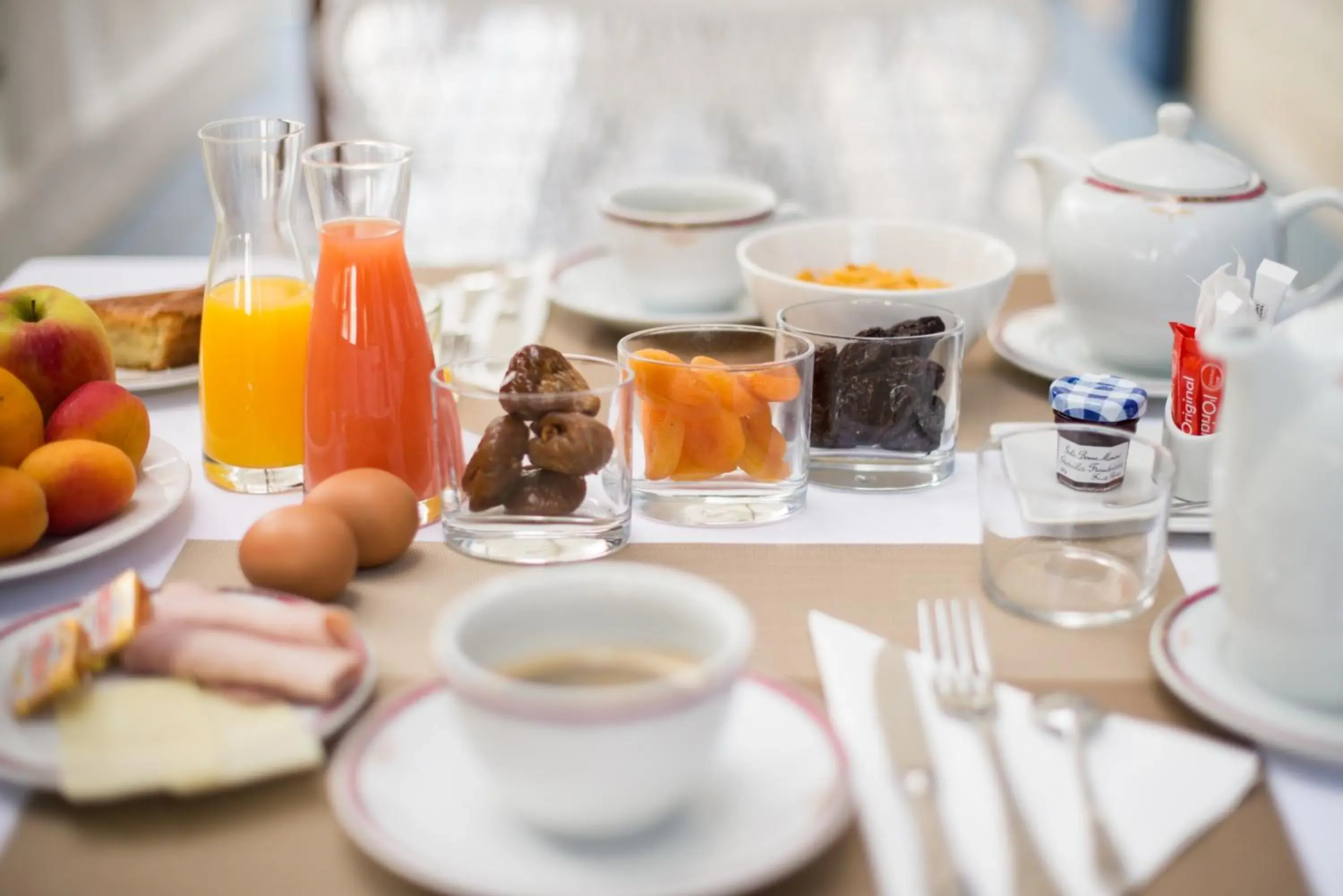 Breakfast in Hotel Edouard VII