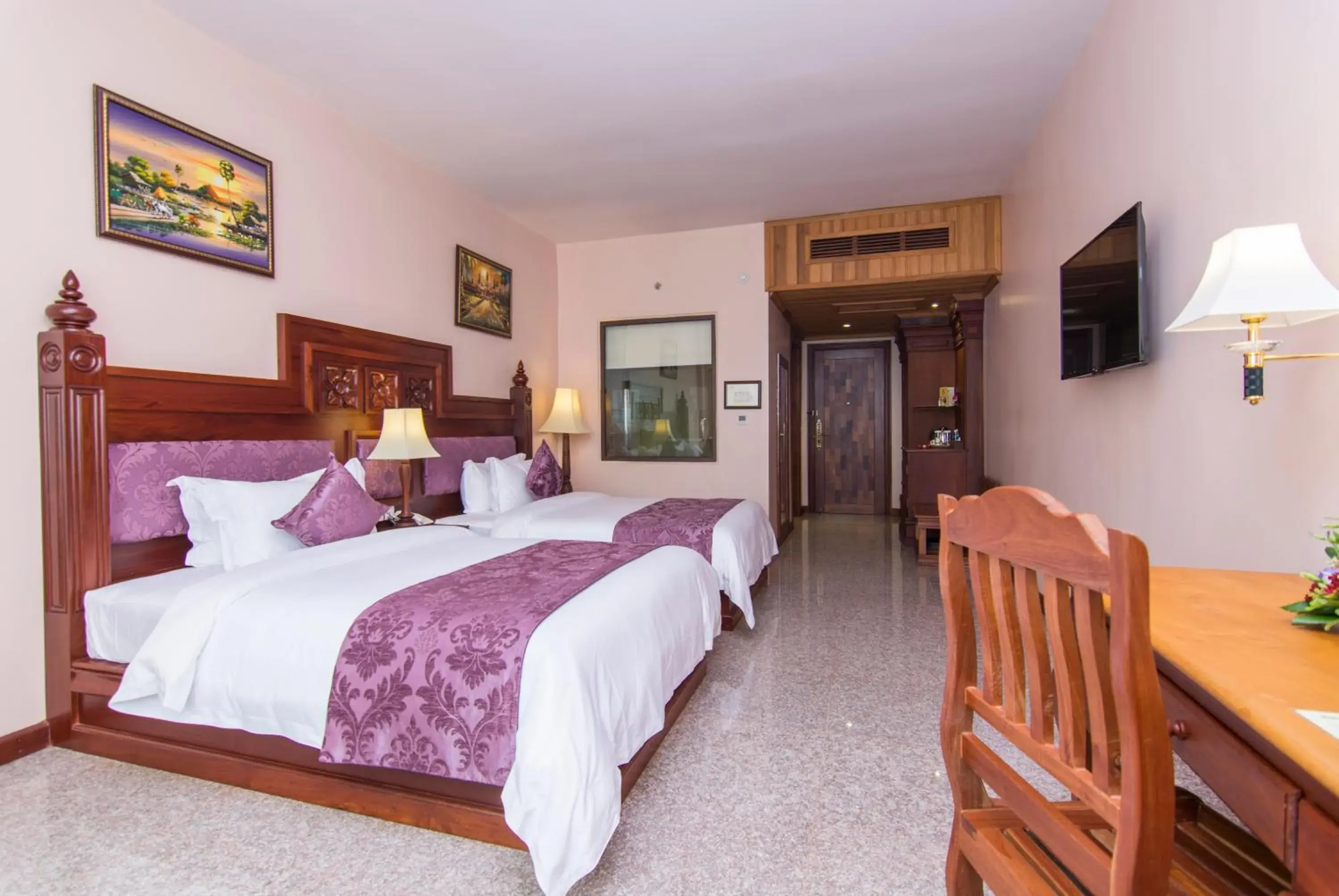 Bathroom, Bed in Phnom Penh Era Hotel