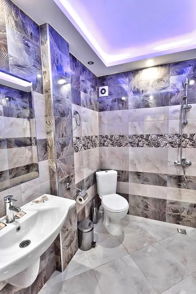 Bathroom in Hotel Elit