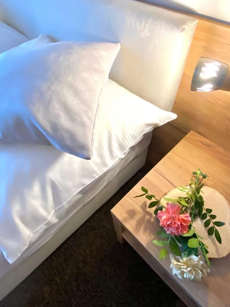 Bed in Zajazd Białczański Dom Wypoczynkowy Restauracja