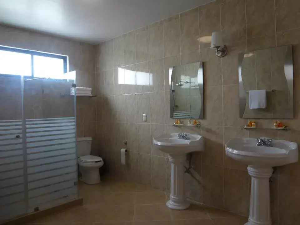 Bathroom in Hotel Villa Montes