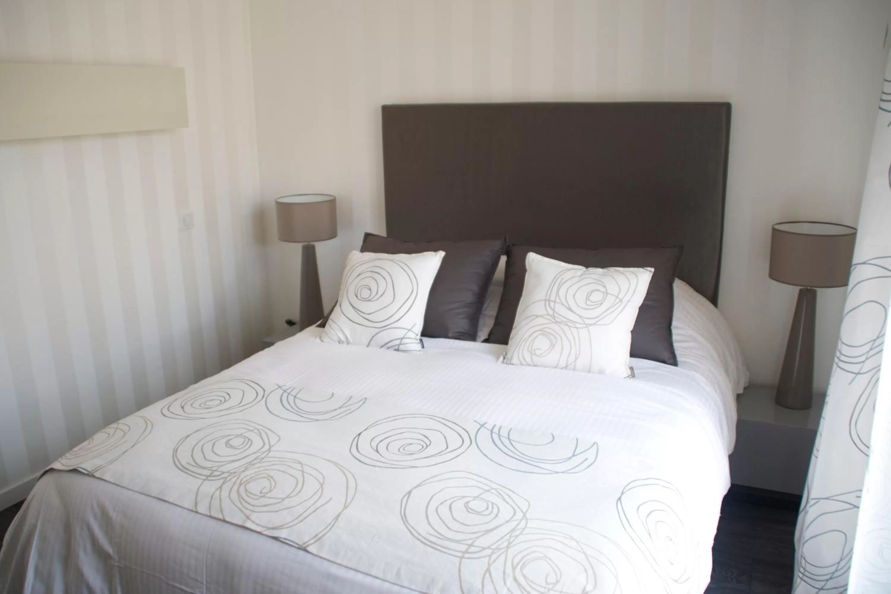 Photo of the whole room, Bed in Hotel Restaurant Les Capucins