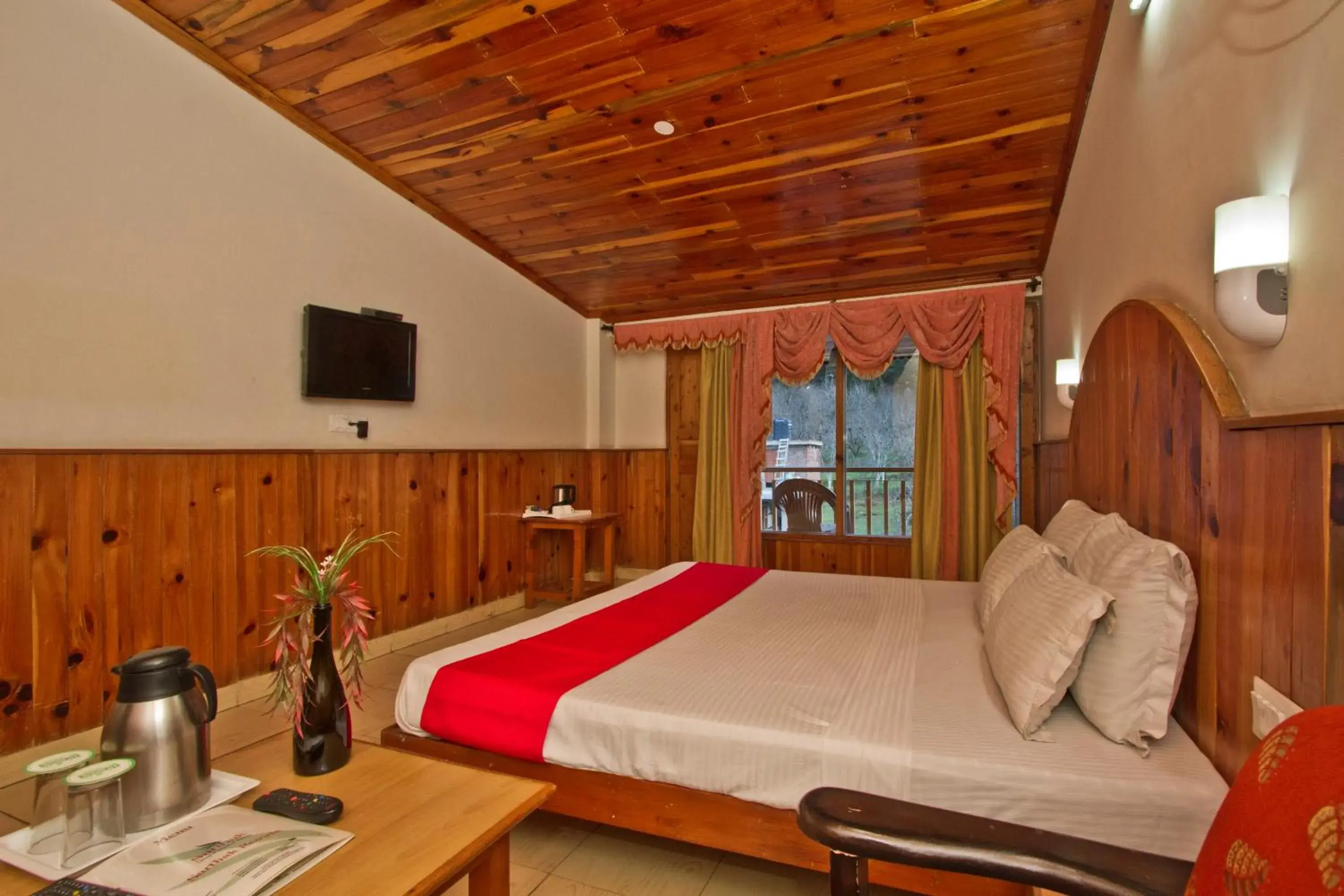 Photo of the whole room in Sarthak Resorts-Reside in Nature with Best View, 9 kms from Mall Road Manali