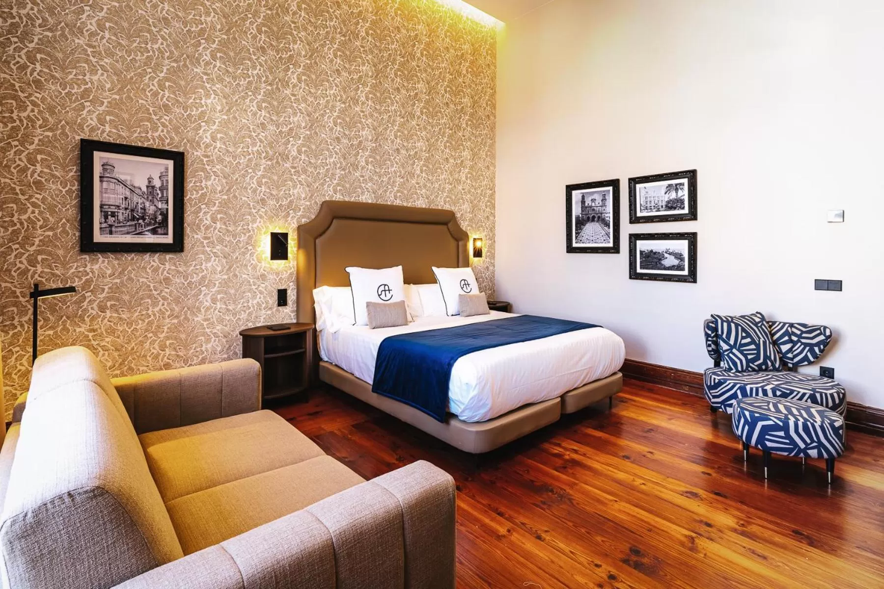 Photo of the whole room, Bed in Boutique Hotel Cordial Plaza Mayor de Santa Ana