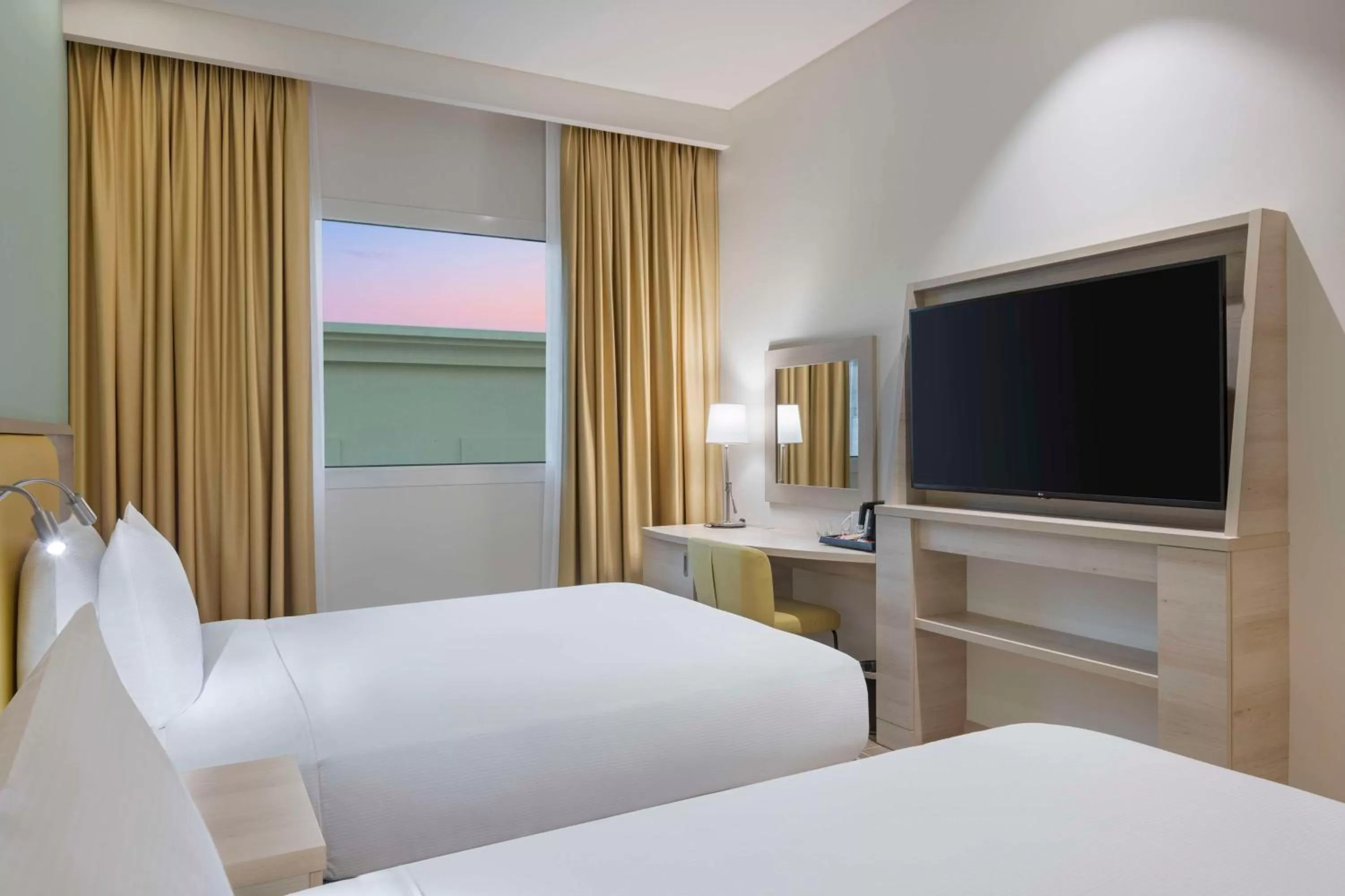Bedroom, Bed in Hampton By Hilton Doha Old Town