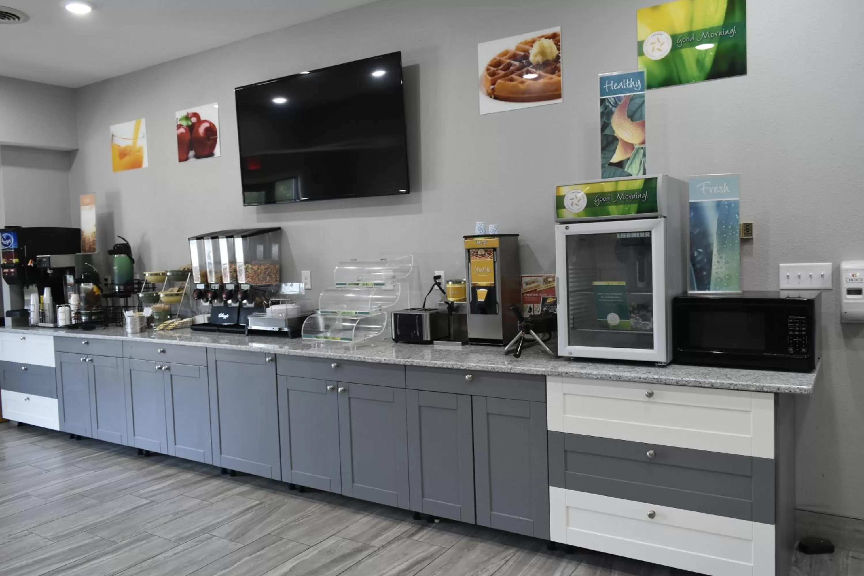 Dining area in Quality Inn & Suites Brooks Louisville South
