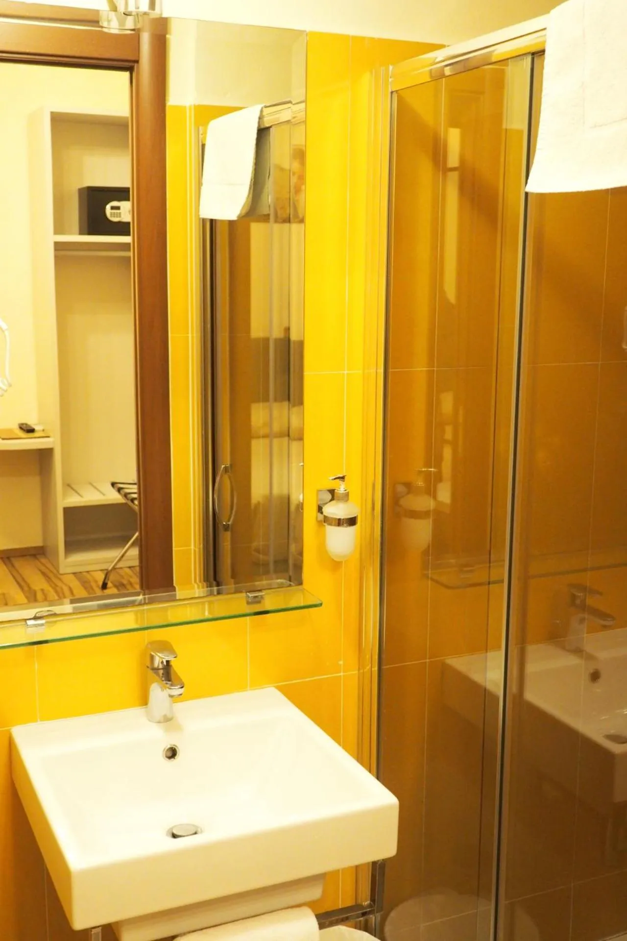 Bathroom in Hotel Ester