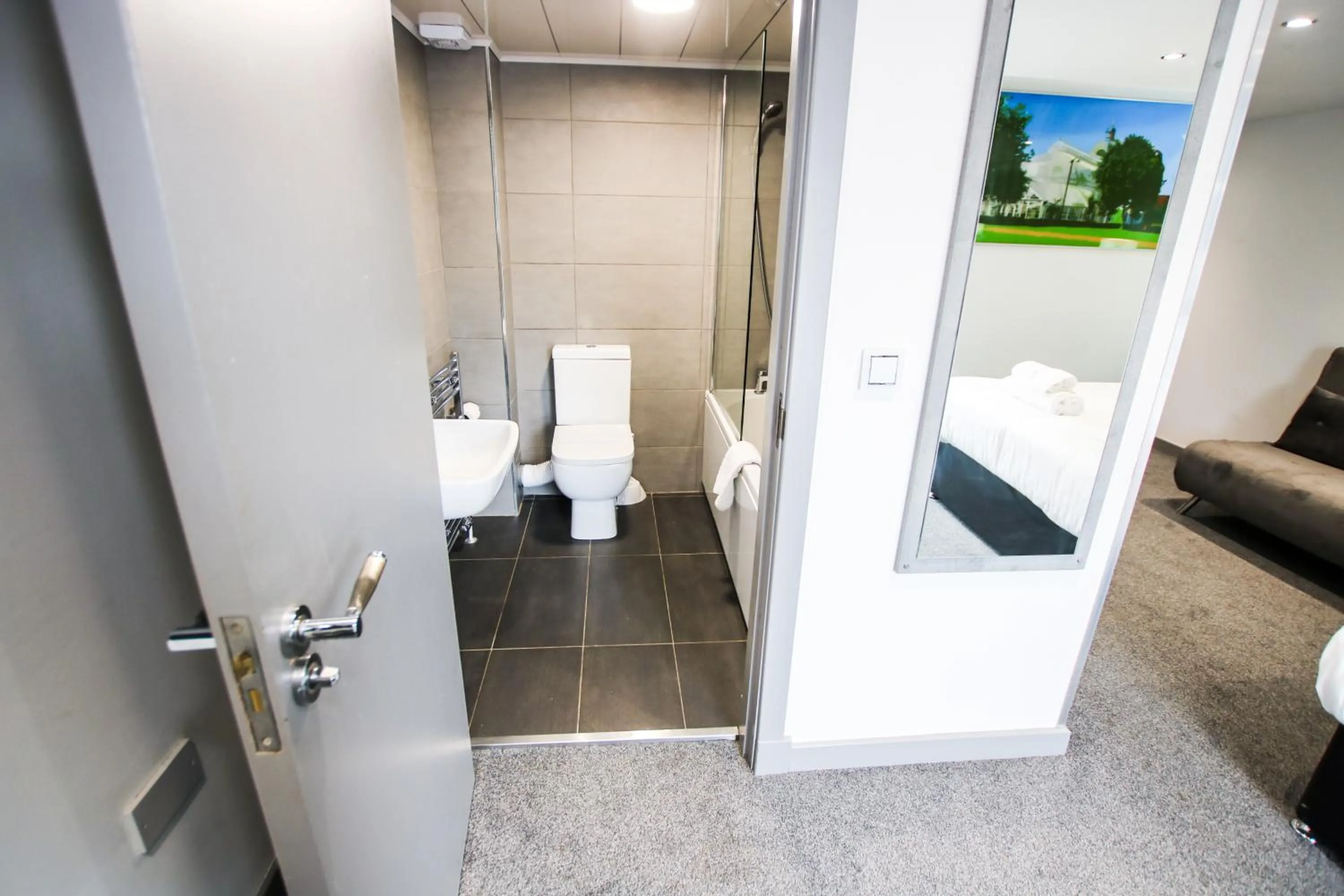 Bathroom in Brunswick Merchant City Hotel