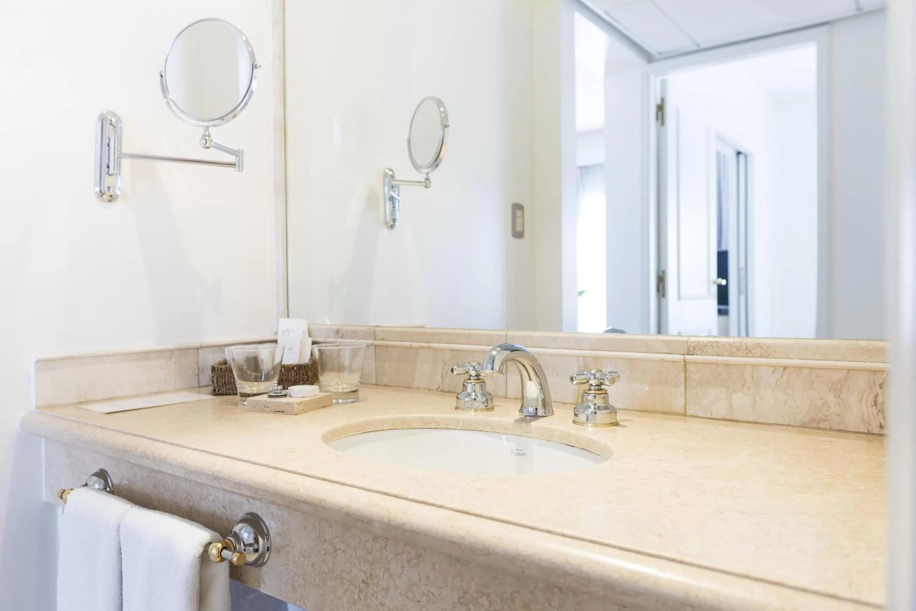 Bathroom in Loi Suites Recoleta Hotel