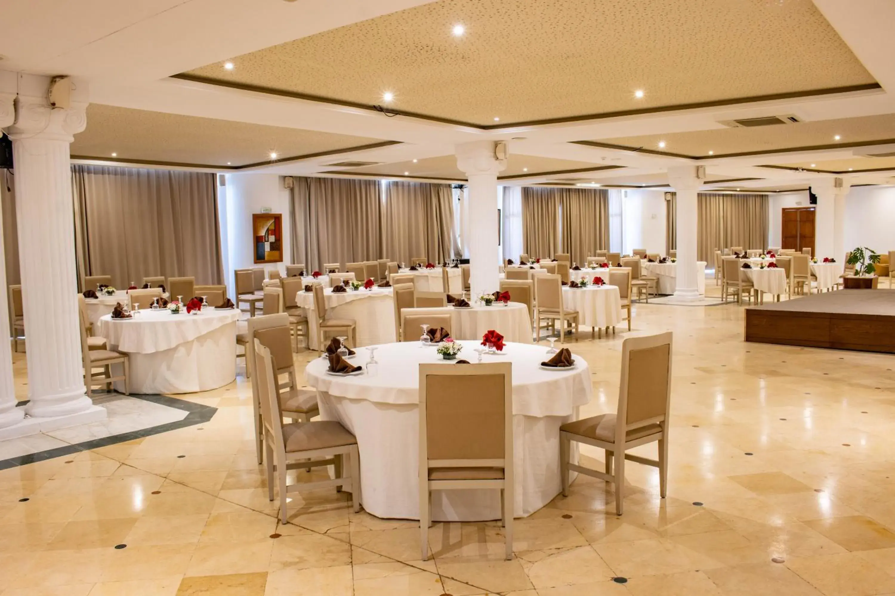 Business facilities, Restaurant/Places to Eat in Riadh Palms- Resort & Spa