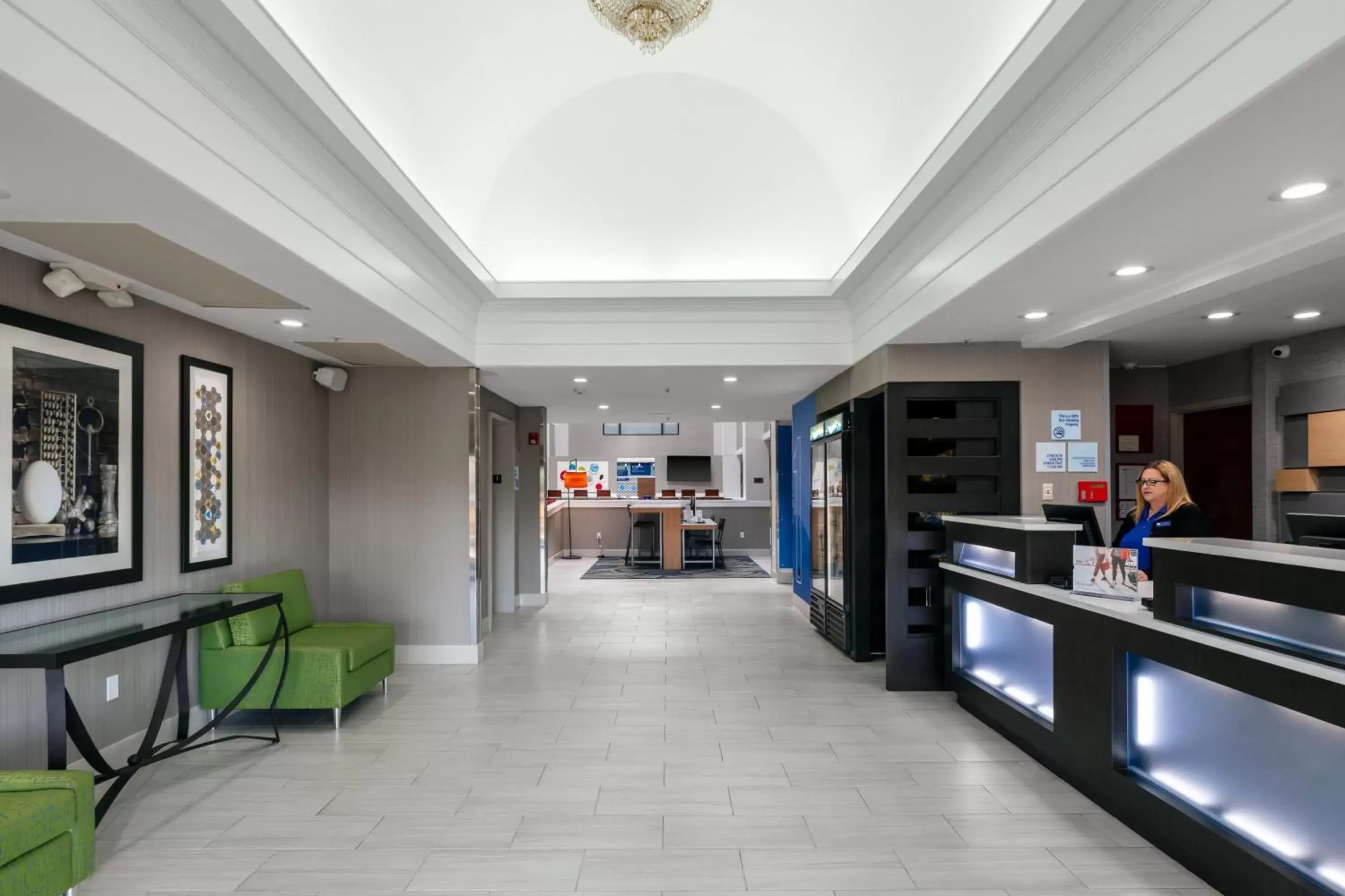 Property building in Holiday Inn Express & Suites Milton East I-10 by IHG Property building in Holiday Inn Express & Suites Milton East I-10 by IHG