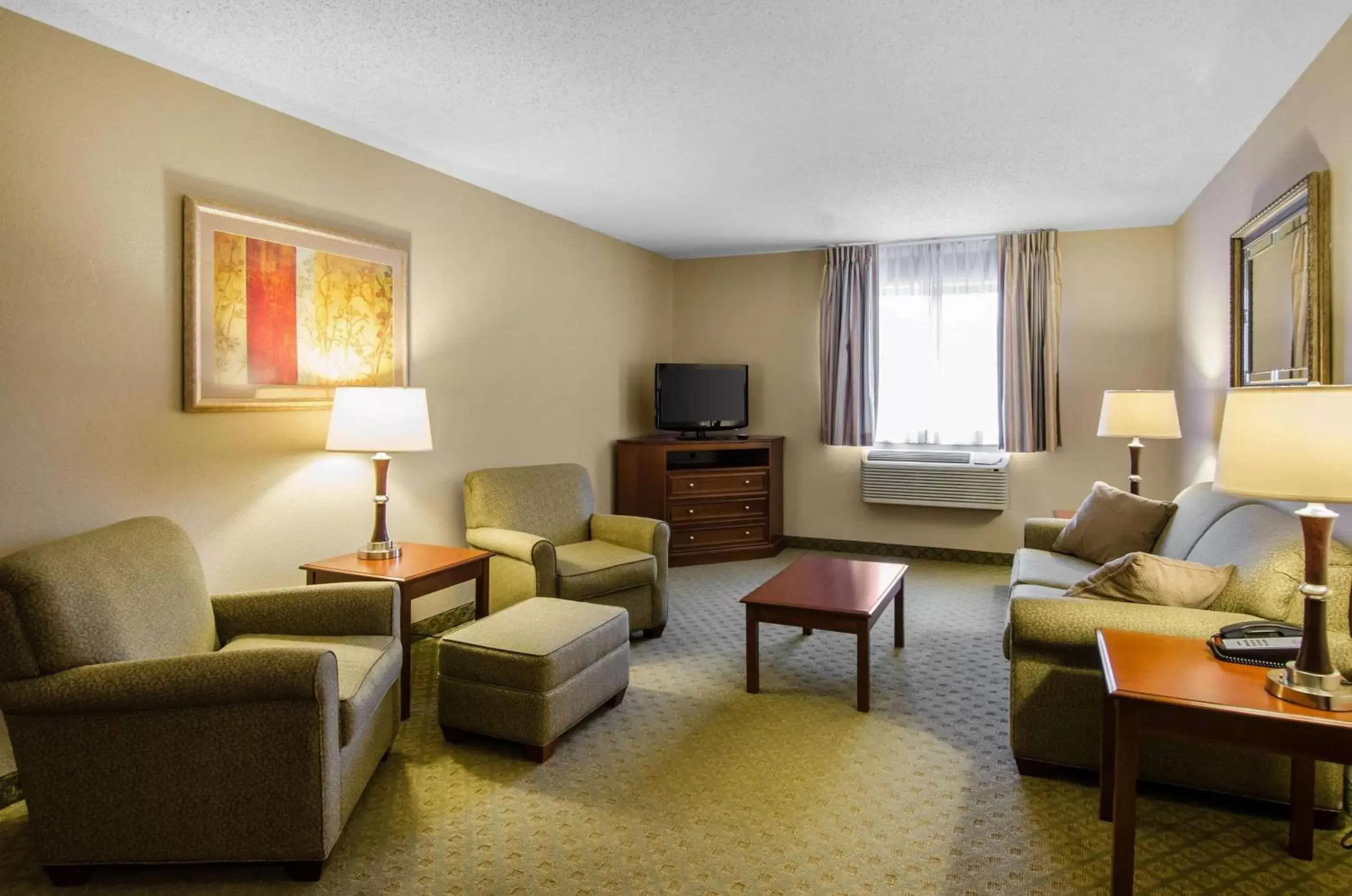 Bedroom, Seating Area in Quality Inn Summersville