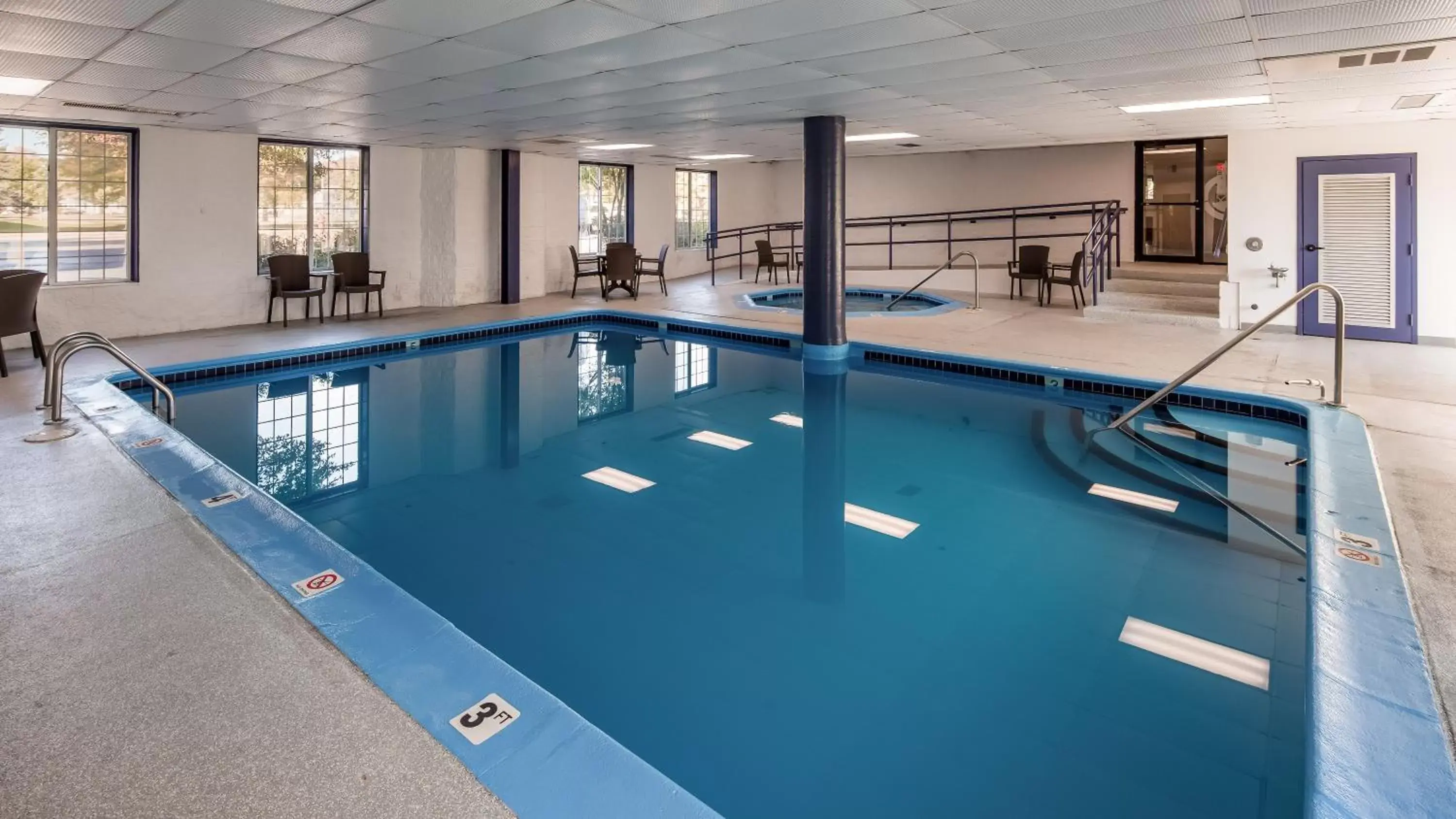 Swimming Pool in Charlevoix Inn & Suites SureStay Collection by Best Western