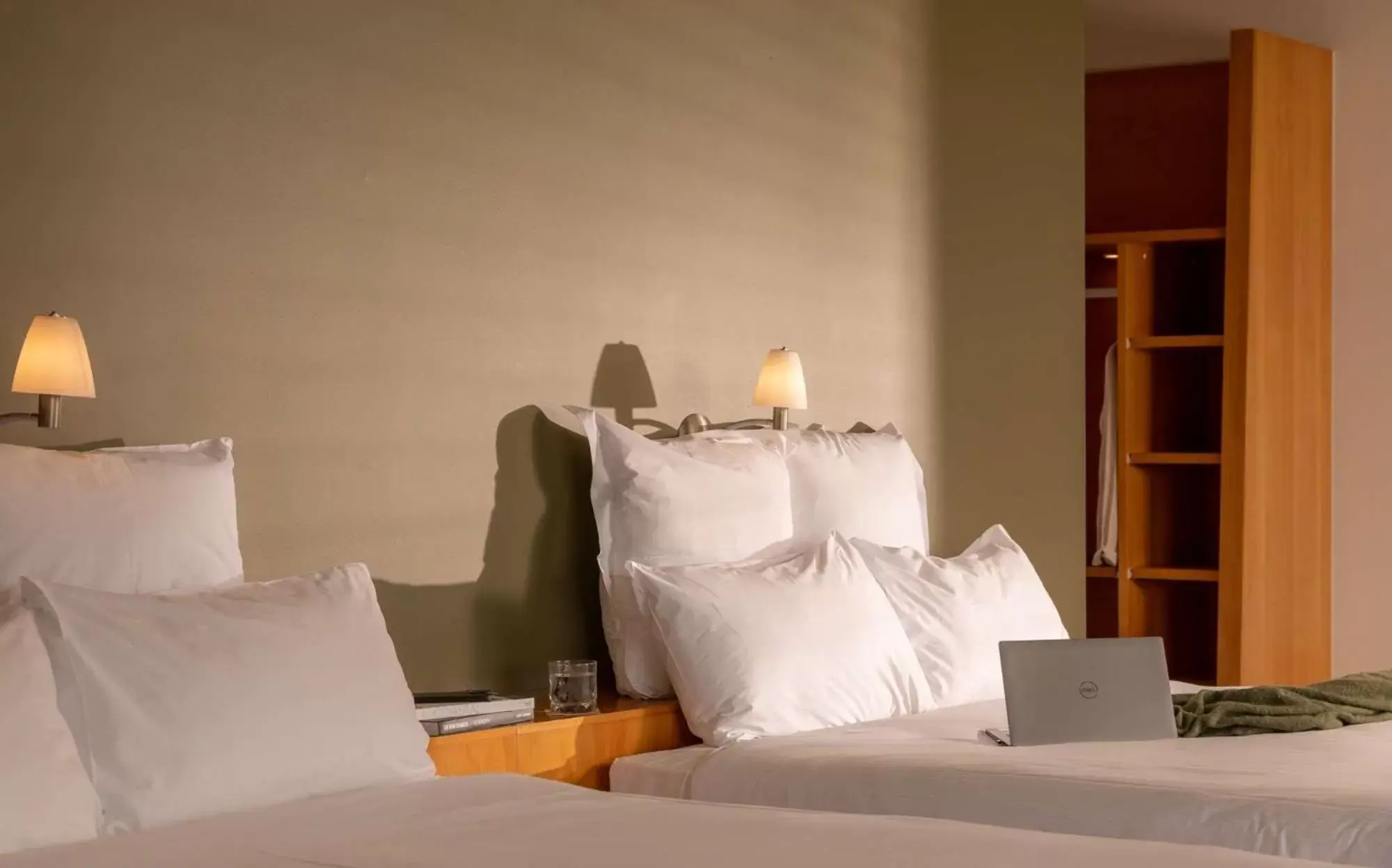 Photo of the whole room, Bed in Rydges Formosa Auckland Golf Resort Photo of the whole room, Bed in Rydges Formosa Auckland Golf Resort