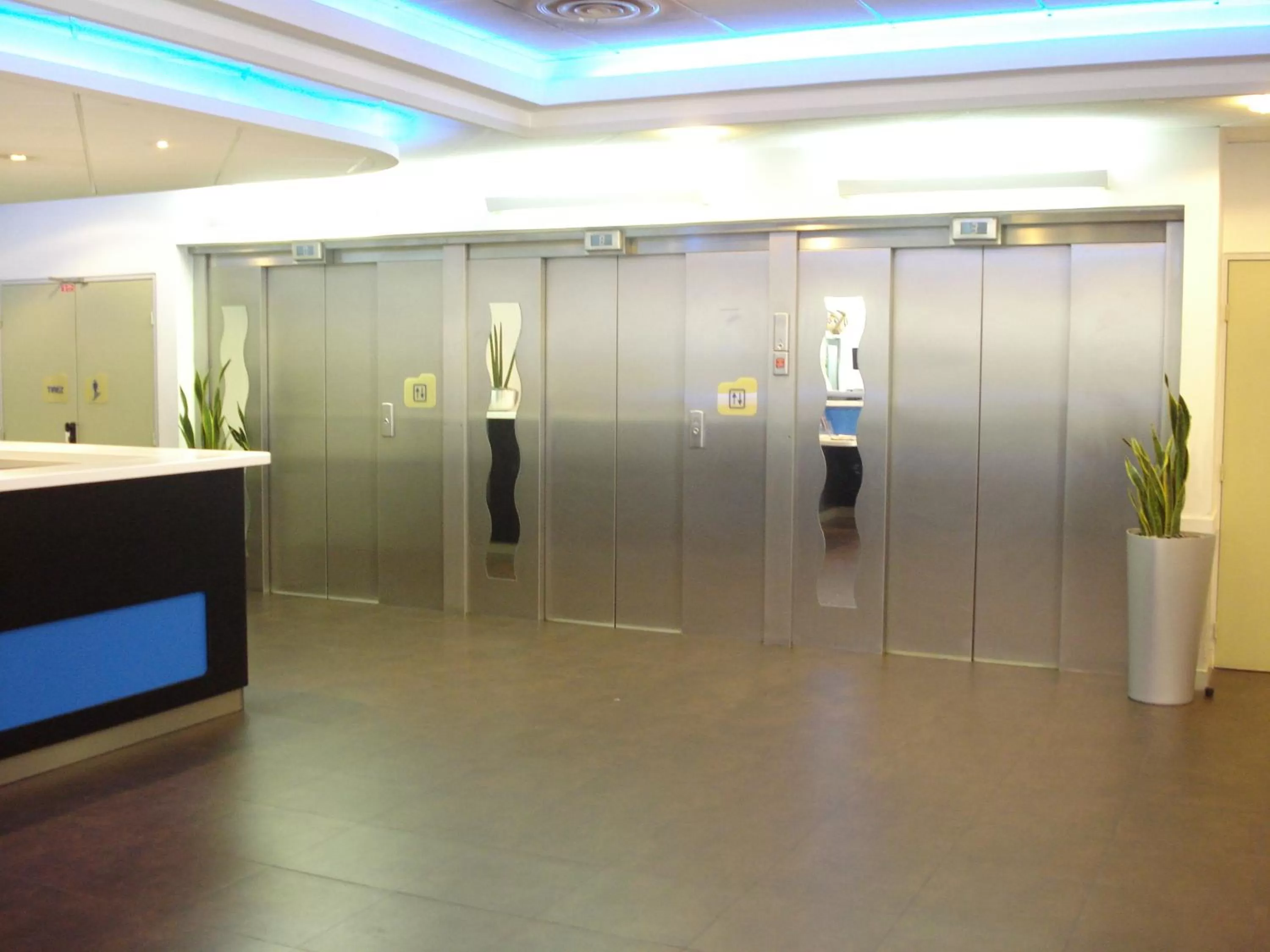 Lobby or reception in ibis budget Paris Porte De Montmartre
