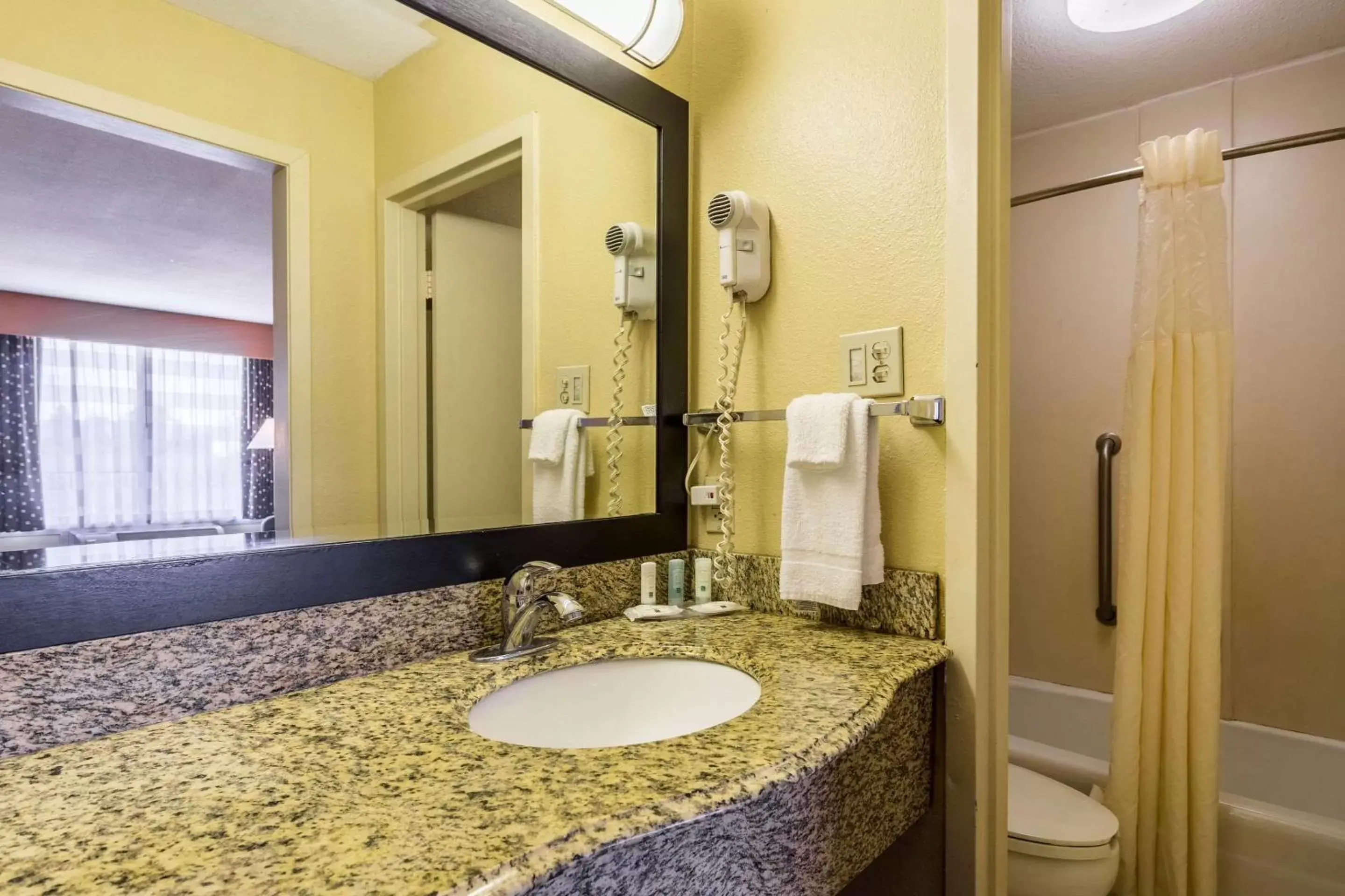 Photo of the whole room, Bathroom in Quality Inn & Suites Baton Rouge West - Port Allen