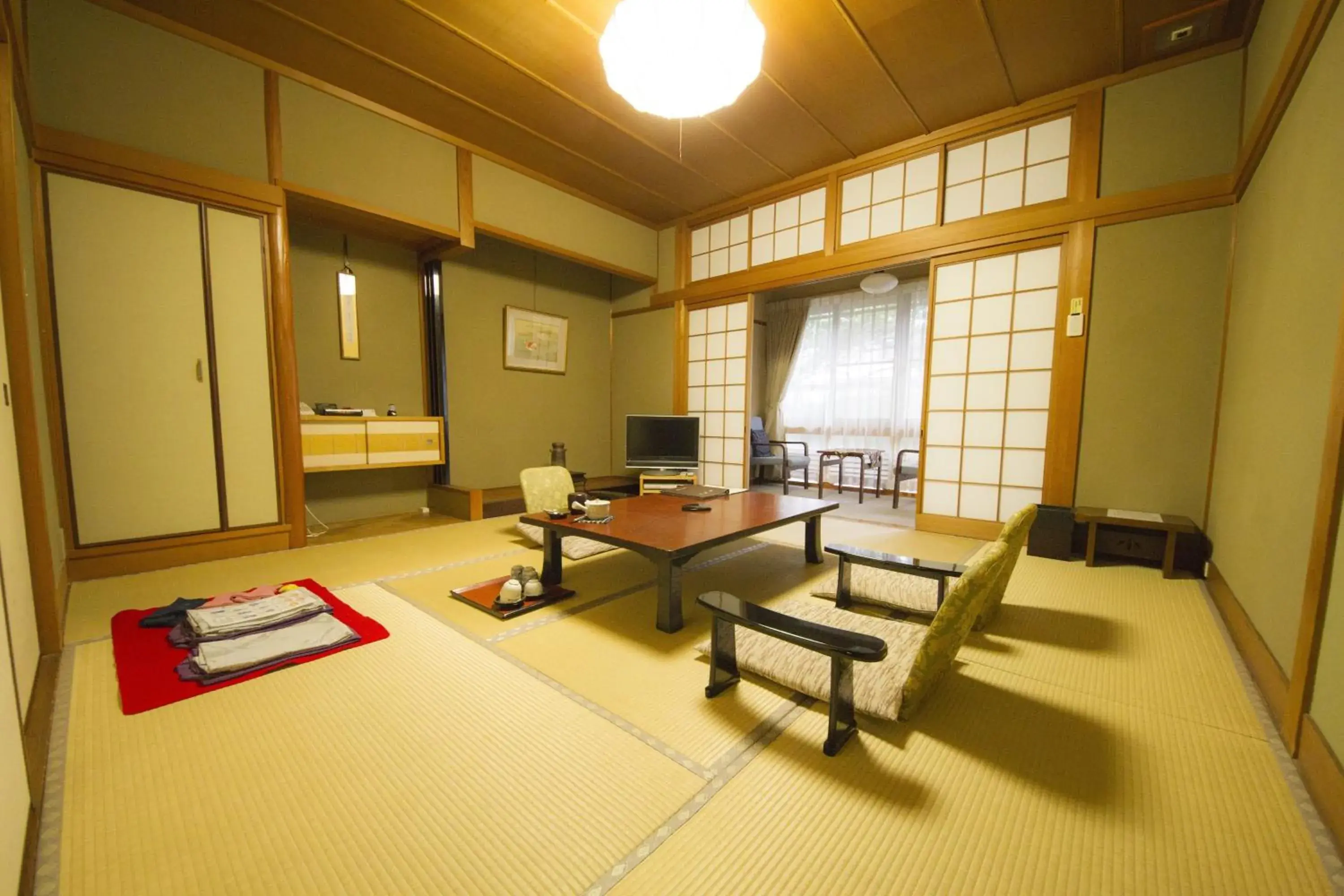 Photo of the whole room in Mikuniya Ryokan