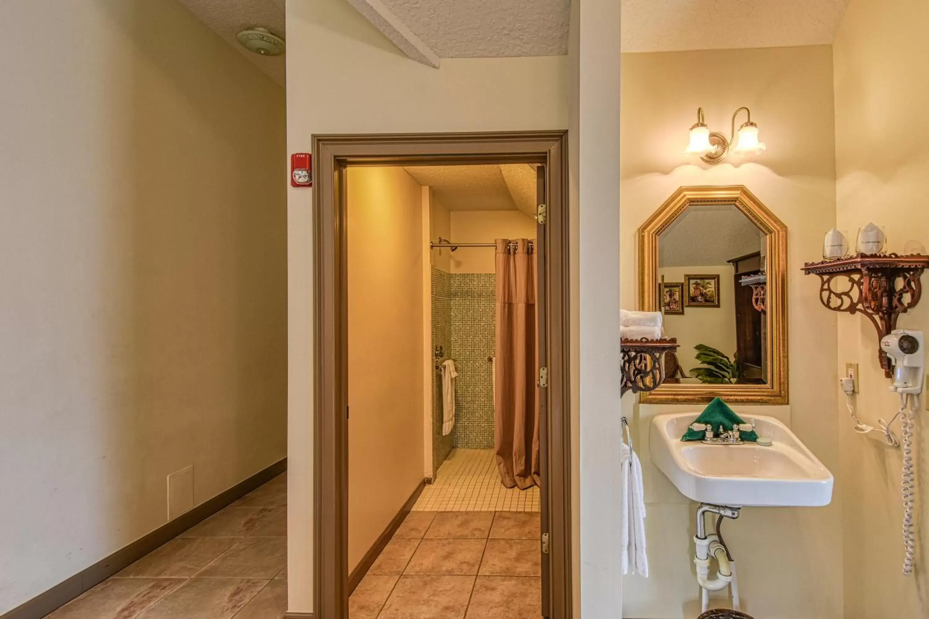 Bathroom in St George Inn - Saint Augustine