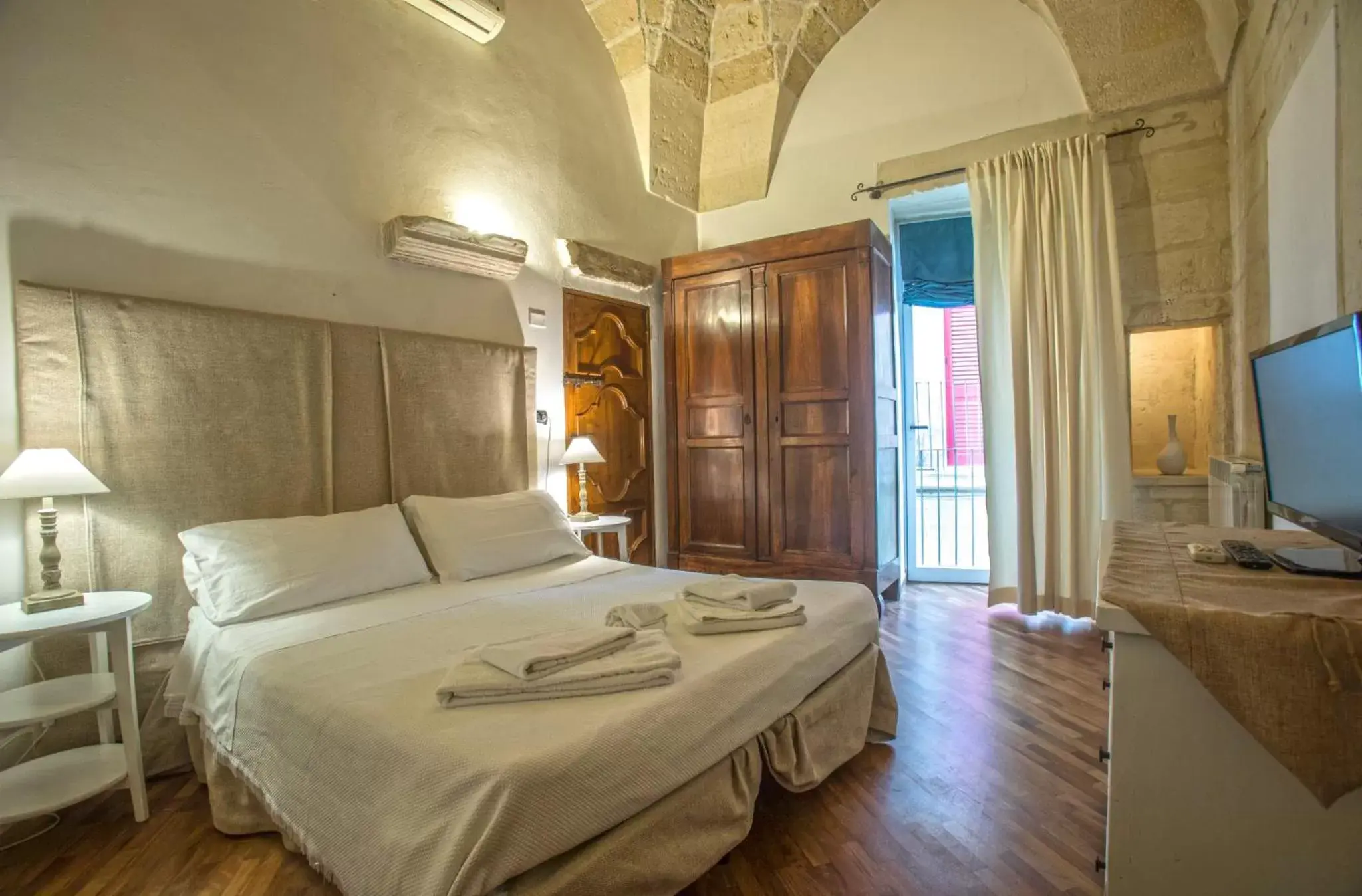 Bedroom, Bed in Chiesa Greca - SIT Rooms & Apartments