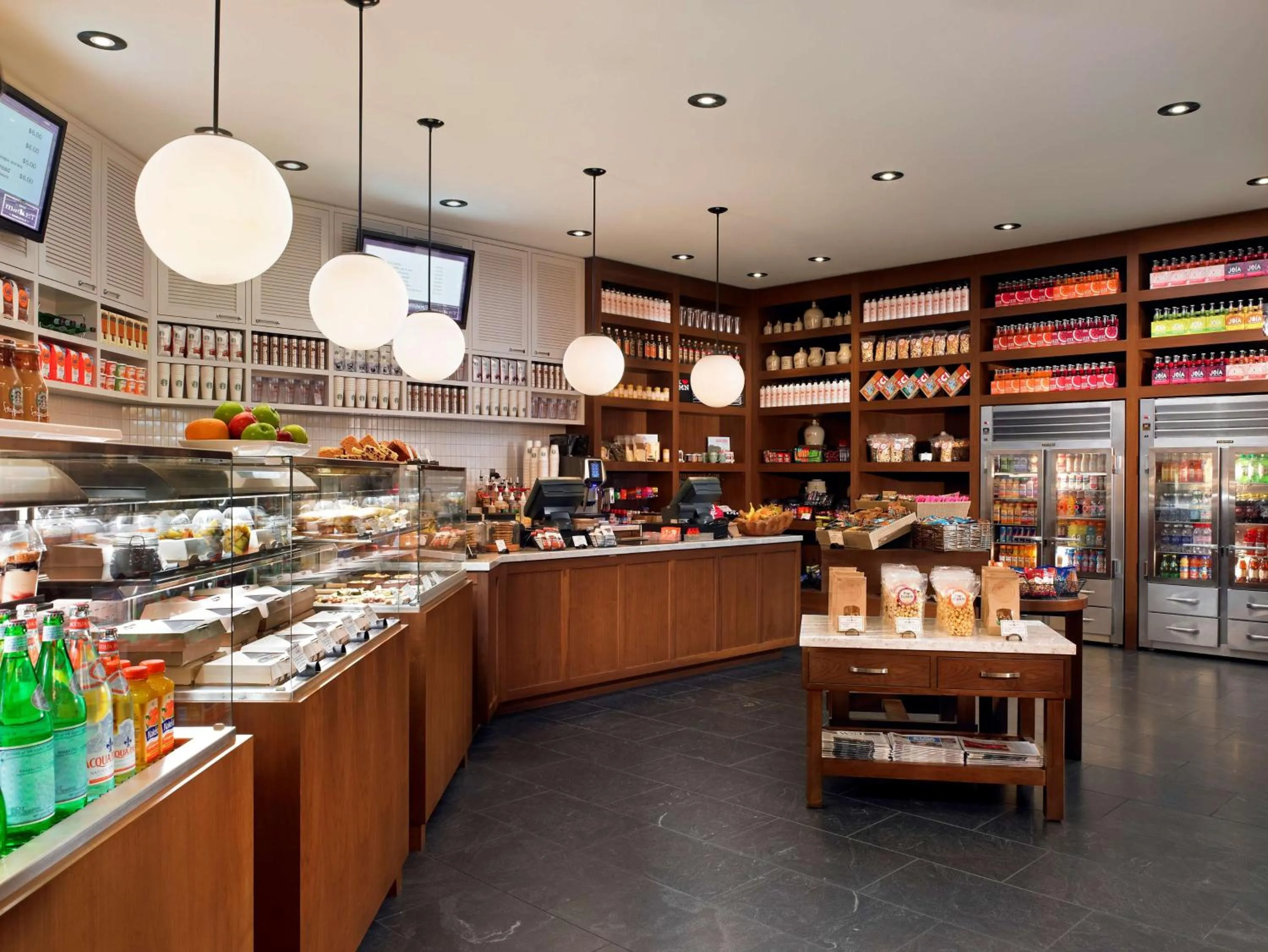 Restaurant/places to eat in Hyatt Regency Minneapolis