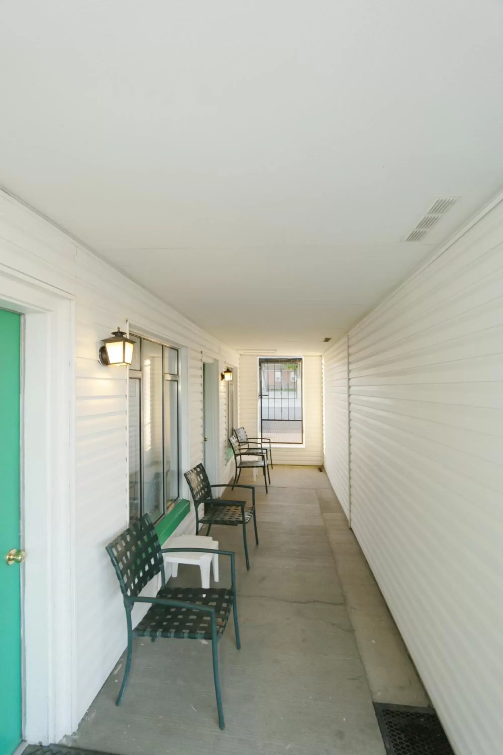 Seating area in Town House Motel