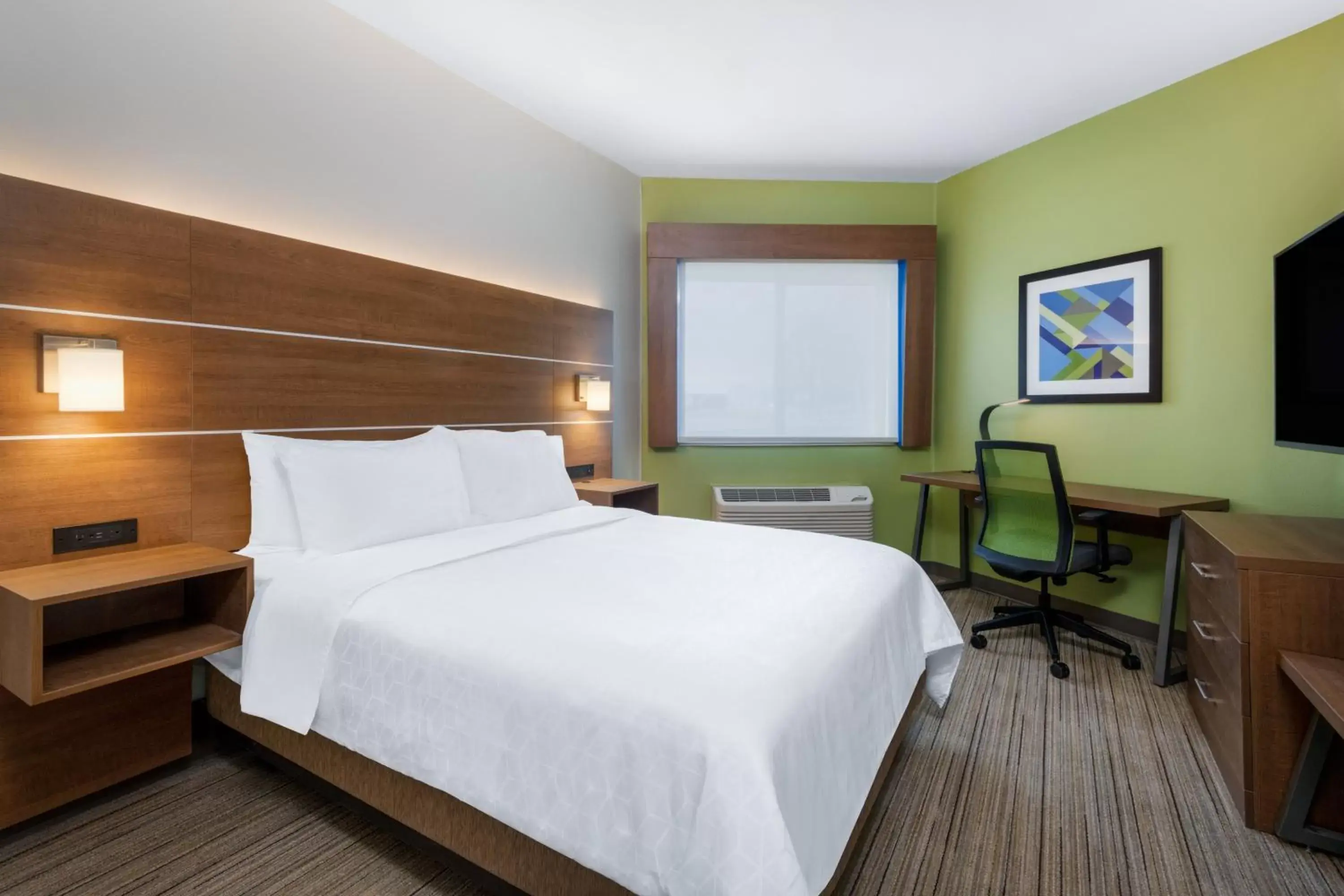 Queen Room - Hearing Accessible - Non-Smoking in Holiday Inn Express & Suites Colorado Springs-Airport by IHG Queen Room - Hearing Accessible - Non-Smoking in Holiday Inn Express & Suites Colorado Springs-Airport by IHG